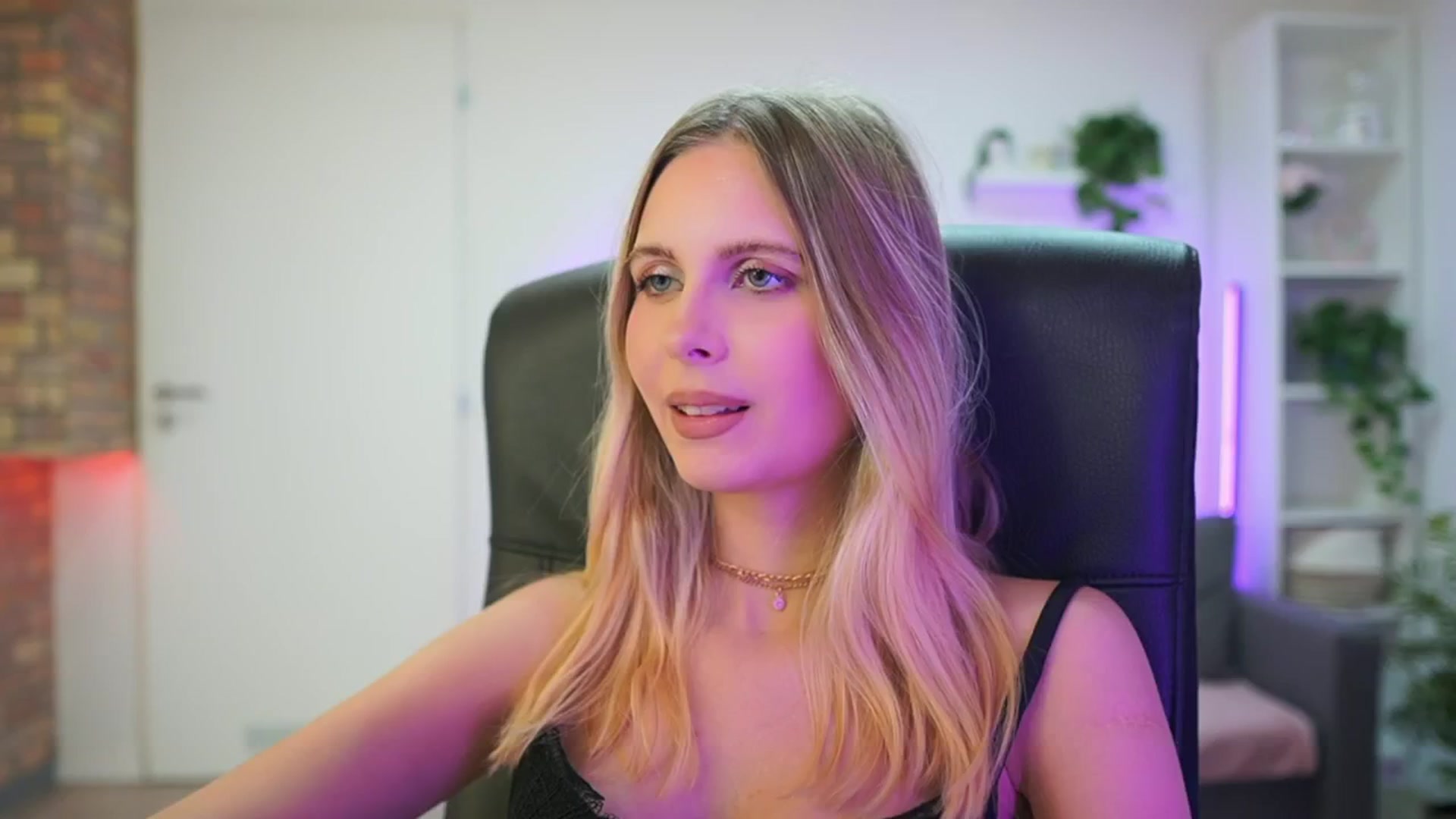 Gallery image thumbnail from Catecrago_'s myfreecams stream on, 02/03/2026, 18:07 image 10 of 20