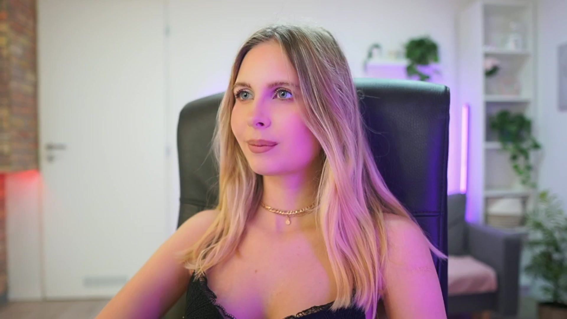 Gallery image thumbnail from Catecrago_'s myfreecams stream on, 02/03/2026, 18:07 image 5 of 20