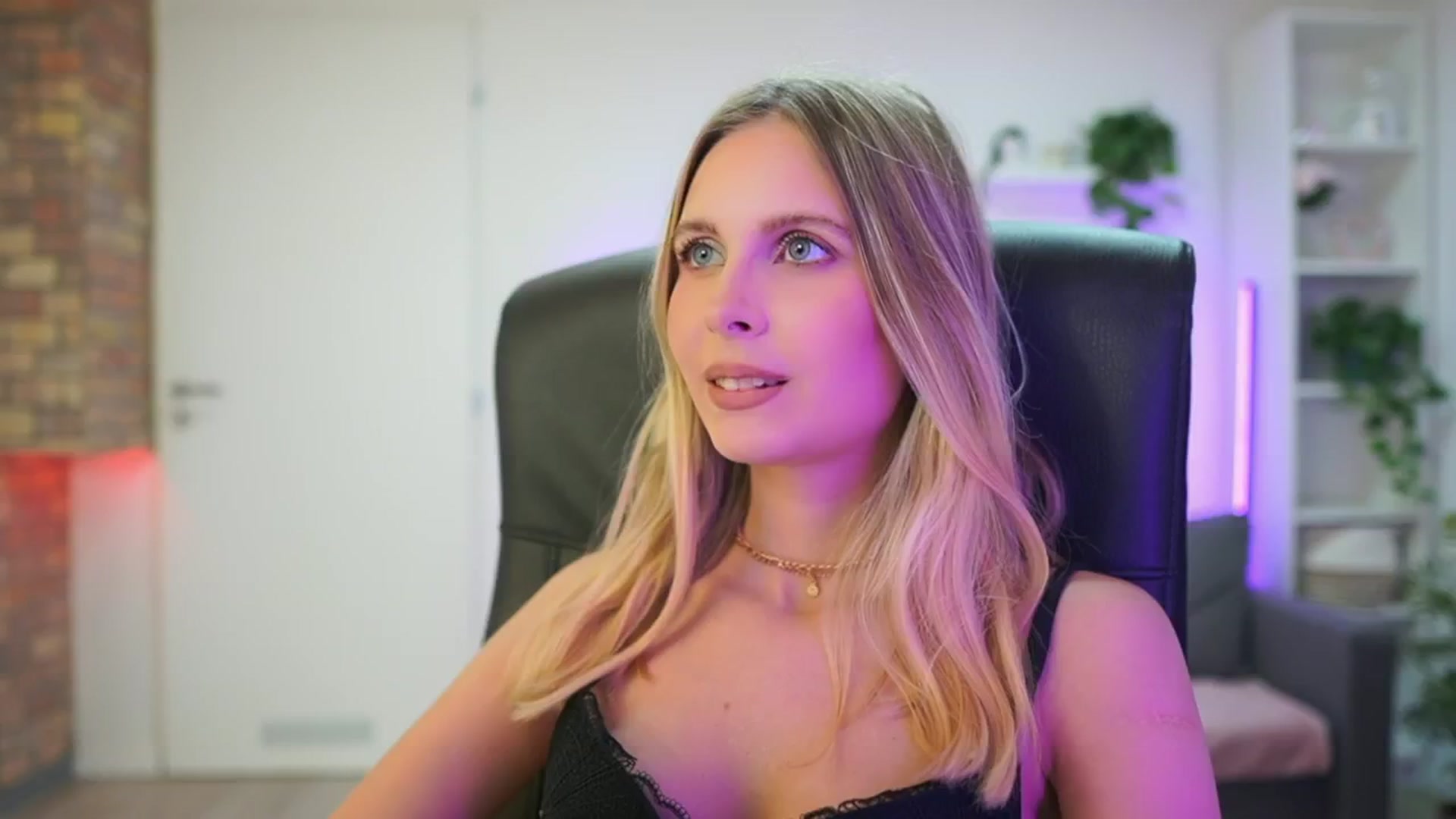 Gallery image thumbnail from Catecrago_'s myfreecams stream on, 02/03/2026, 18:07 image 14 of 20