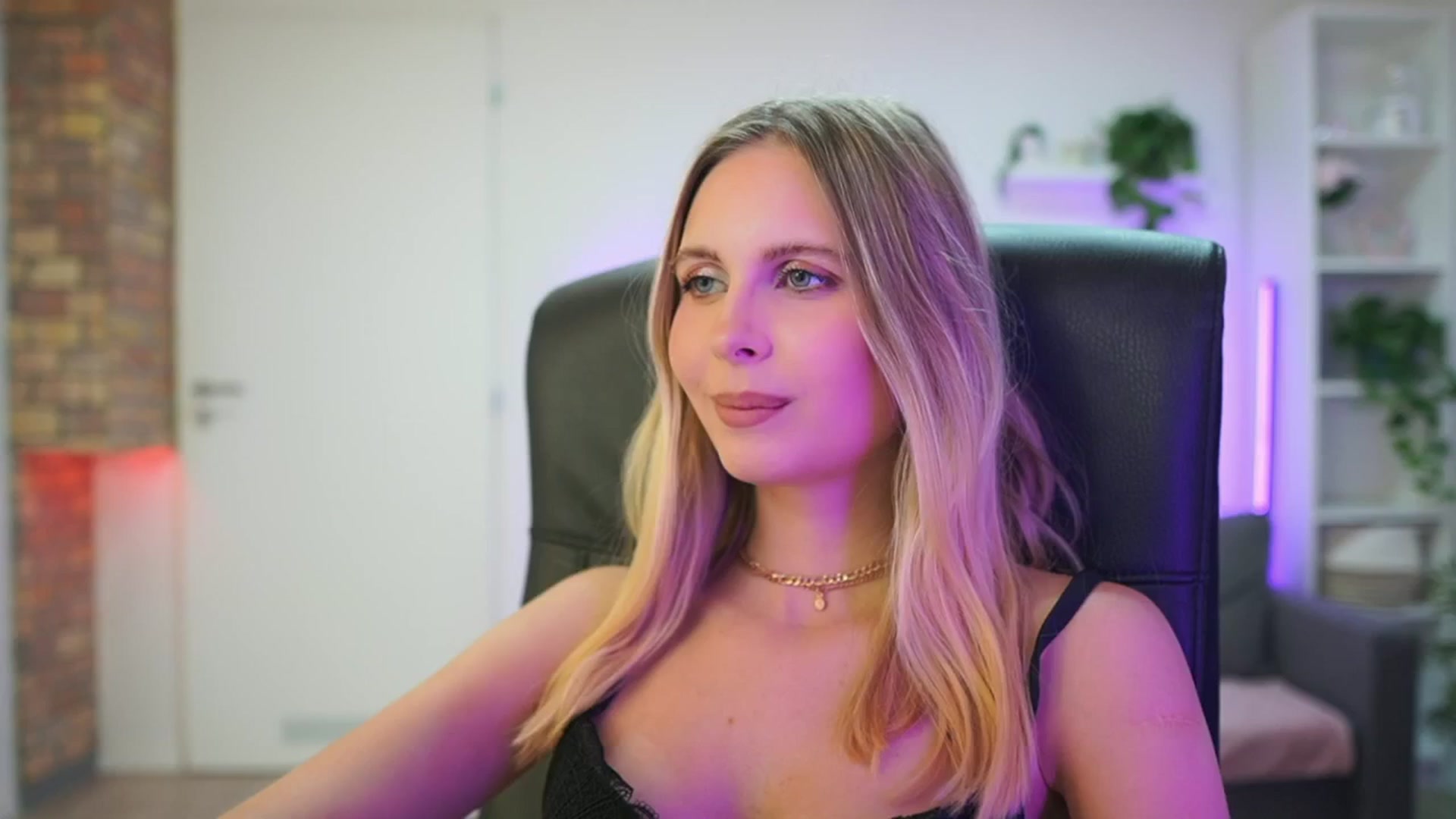 Gallery image thumbnail from Catecrago_'s myfreecams stream on, 02/03/2026, 18:07 image 19 of 20