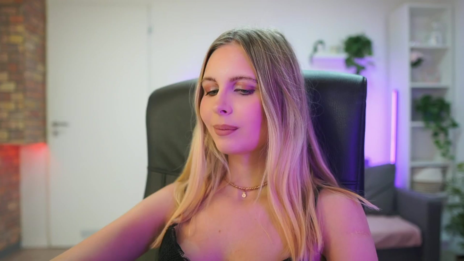 Gallery image thumbnail from Catecrago_'s myfreecams stream on, 02/03/2026, 18:14 image 3 of 20