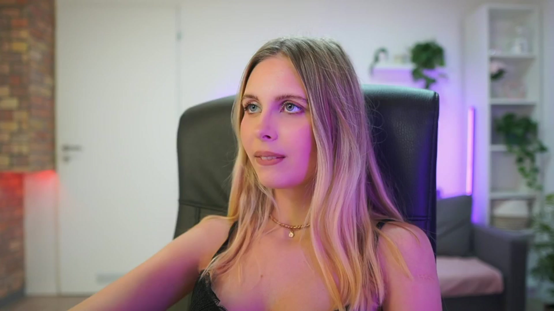 Gallery image thumbnail from Catecrago_'s myfreecams stream on, 02/03/2026, 18:14 image 16 of 20