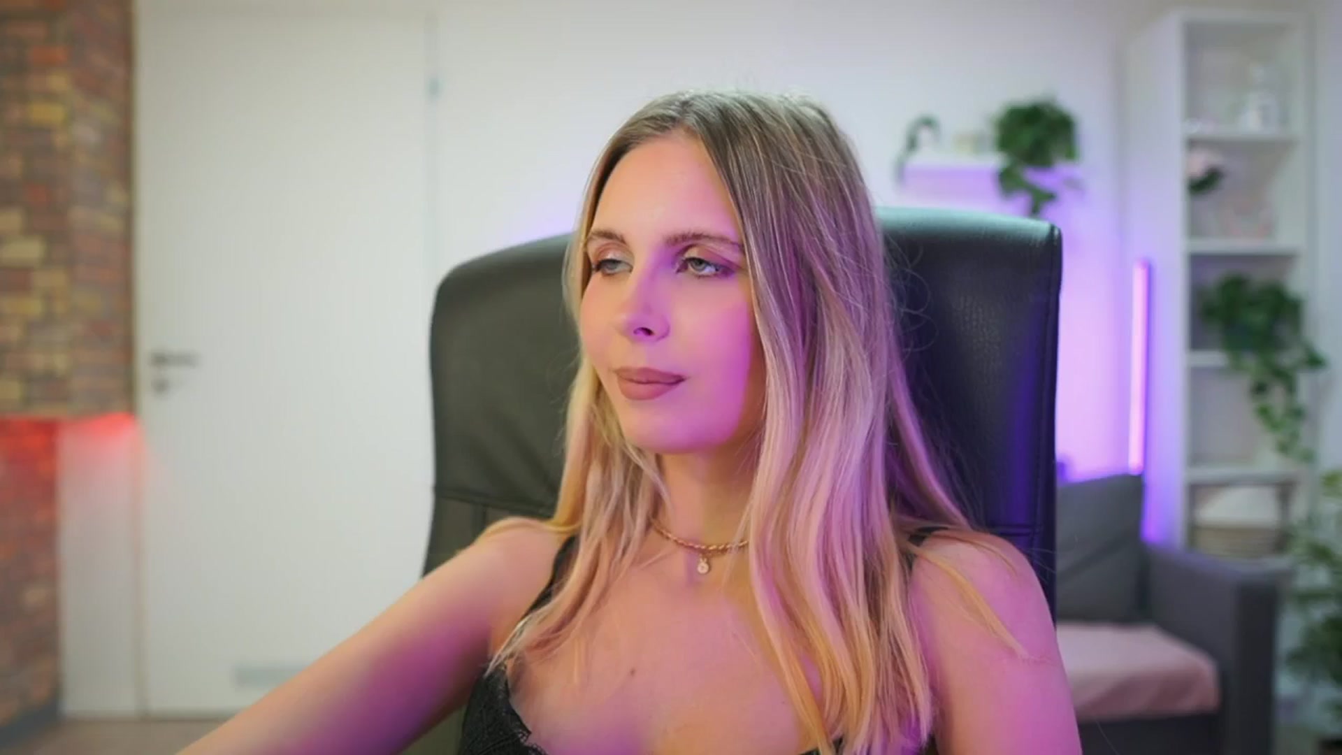 Gallery image thumbnail from Catecrago_'s myfreecams stream on, 02/03/2026, 18:14 image 14 of 20