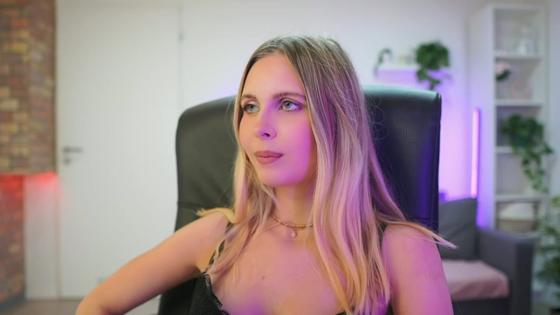 Gallery image thumbnail from Catecrago_'s myfreecams stream on, 02/03/2026, 18:14 image 8 of 20