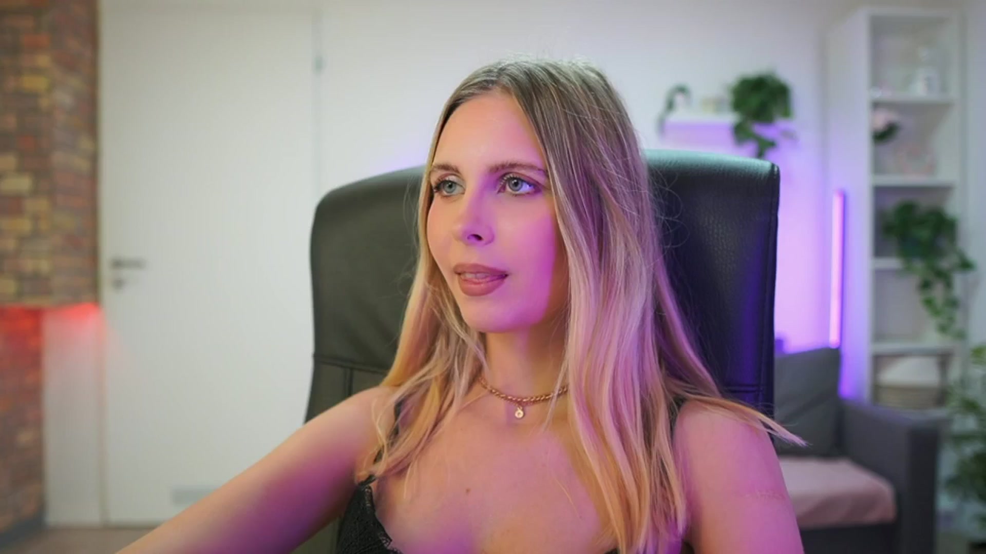 Gallery image thumbnail from Catecrago_'s myfreecams stream on, 02/03/2026, 18:14 image 4 of 20