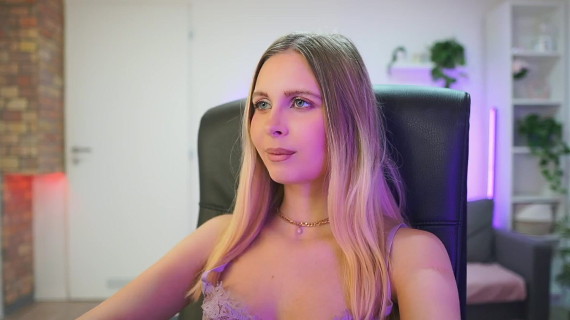 Gallery image thumbnail from Catecrago_'s myfreecams stream on, 02/04/2026, 16:26 image 4 of 20