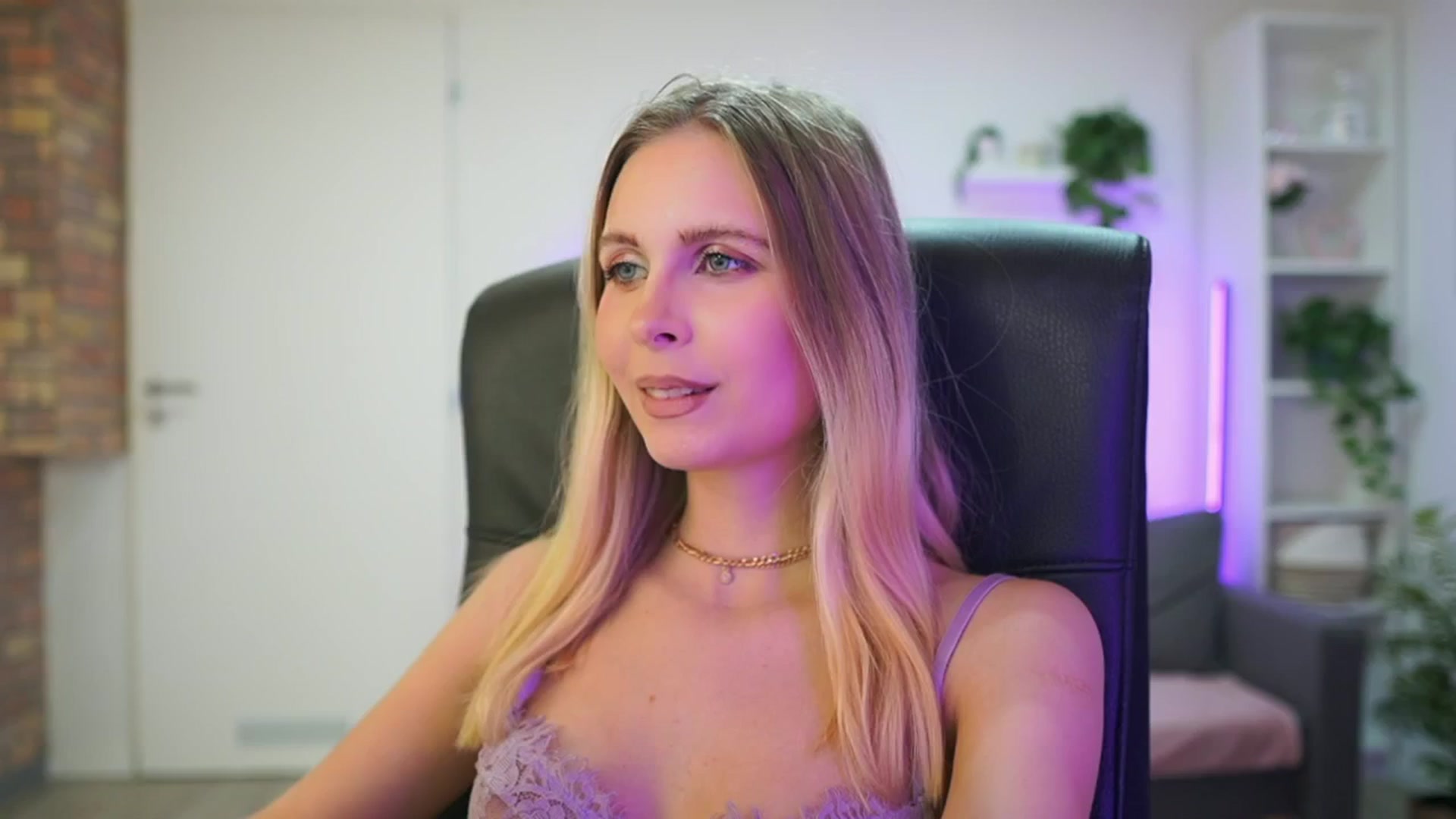 Gallery image thumbnail from Catecrago_'s myfreecams stream on, 02/04/2026, 16:26 image 14 of 20
