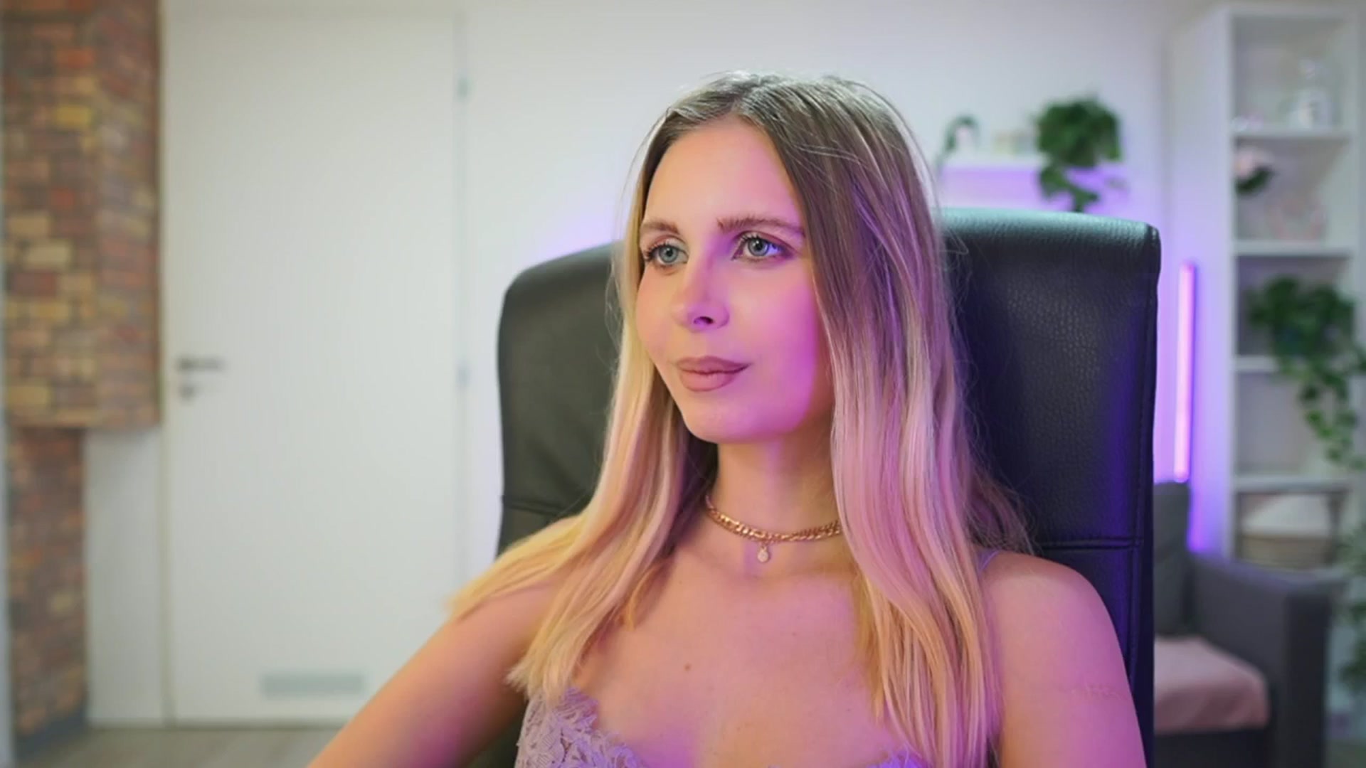 Gallery image thumbnail from Catecrago_'s myfreecams stream on, 02/04/2026, 16:26 image 19 of 20