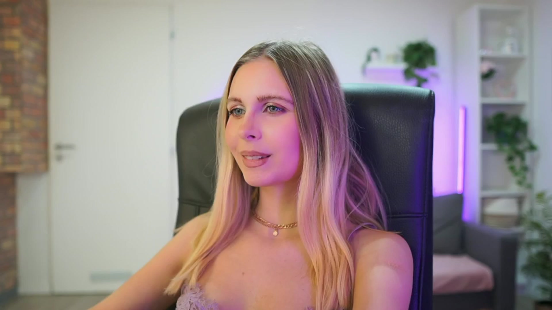 Gallery image thumbnail from Catecrago_'s myfreecams stream on, 02/04/2026, 16:26 image 8 of 20