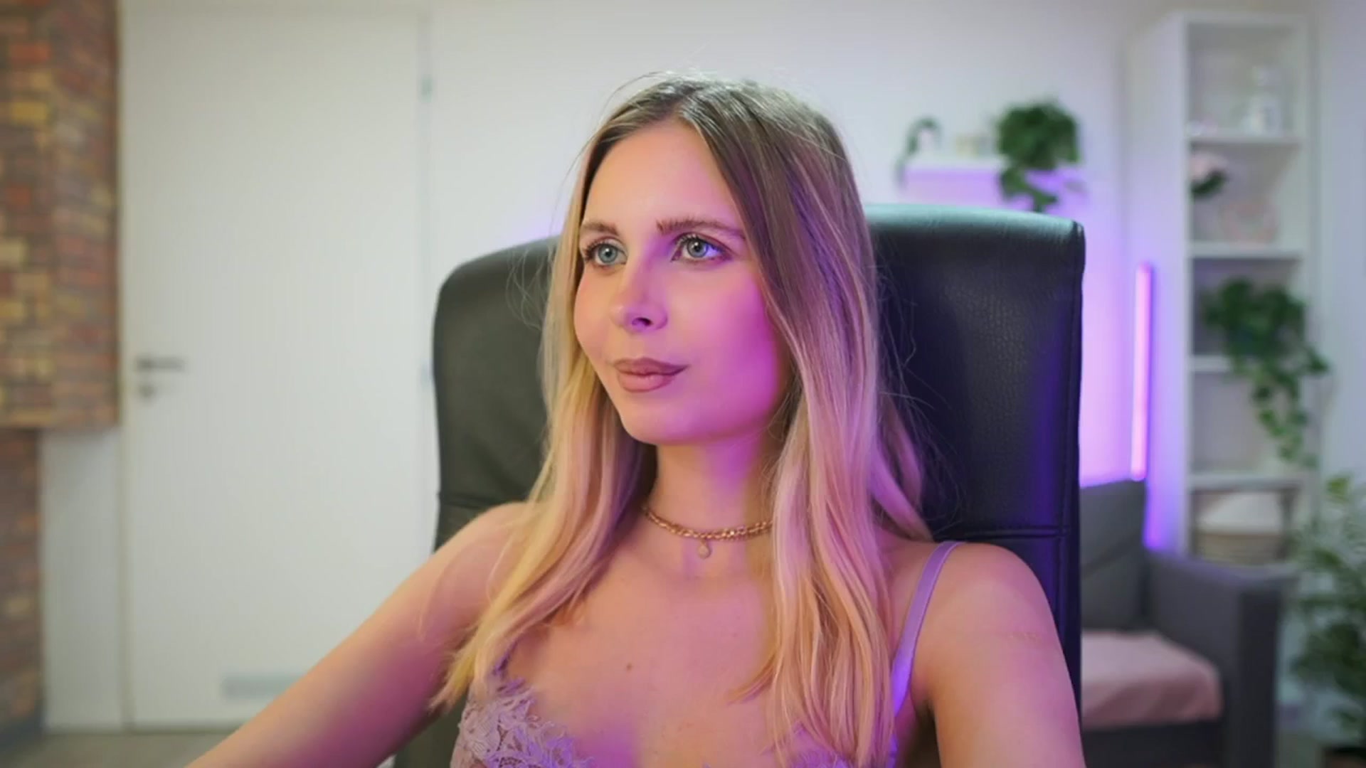 Gallery image thumbnail from Catecrago_'s myfreecams stream on, 02/04/2026, 16:26 image 15 of 20