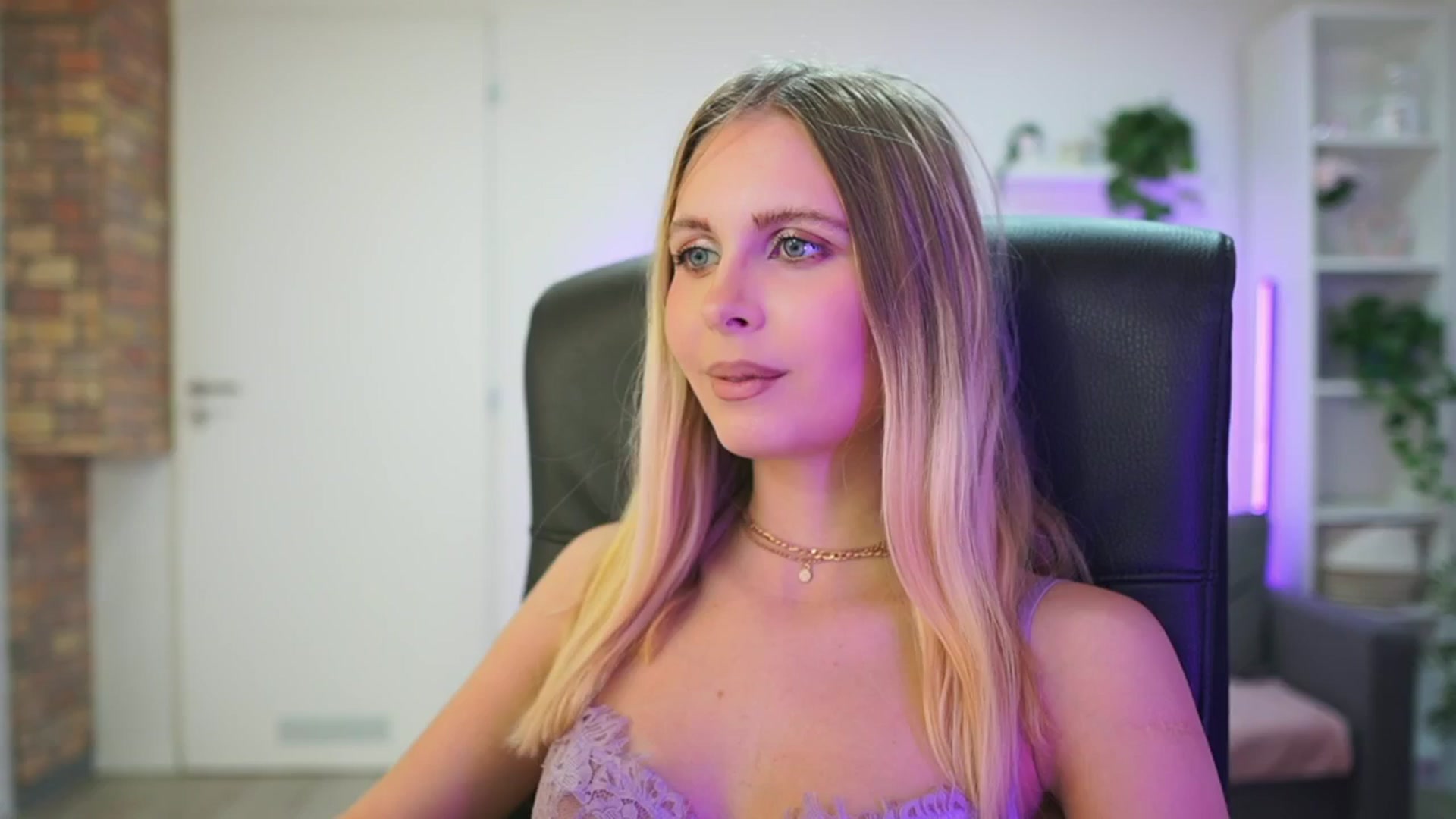 Gallery image thumbnail from Catecrago_'s myfreecams stream on, 02/04/2026, 16:26 image 18 of 20