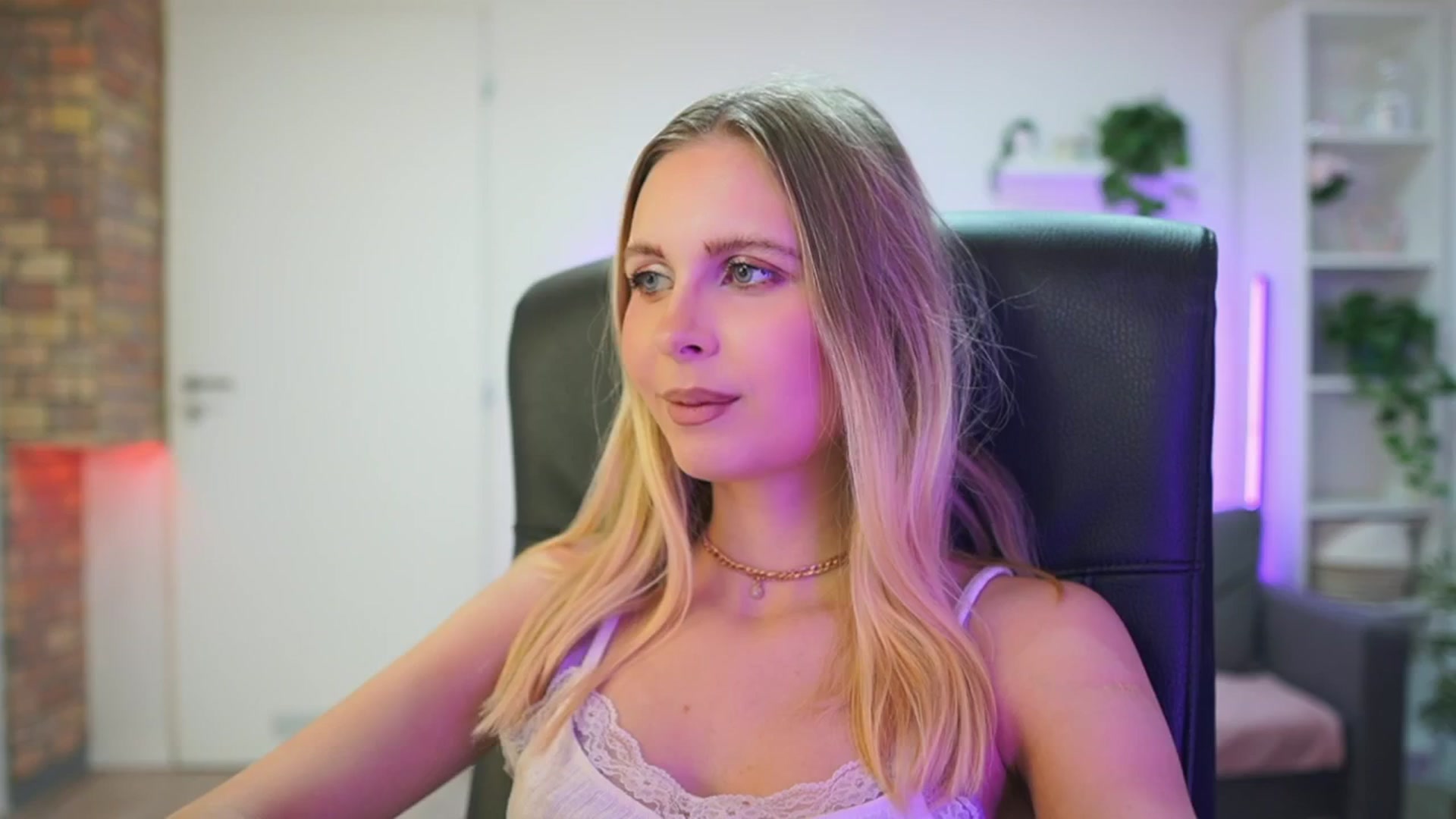 Gallery image thumbnail from Catecrago_'s myfreecams stream on, 02/04/2026, 16:26 image 2 of 20