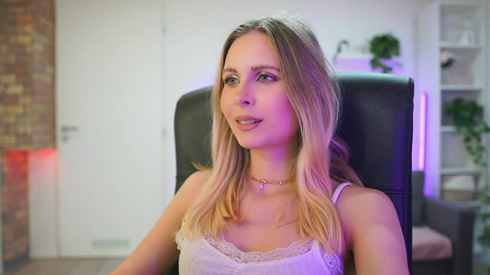 Gallery image thumbnail from Catecrago_'s myfreecams stream on, 02/04/2026, 16:26 image 1 of 20