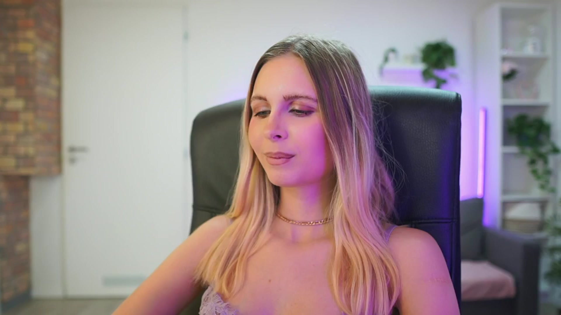 Gallery image thumbnail from Catecrago_'s myfreecams stream on, 02/04/2026, 18:51 image 8 of 20