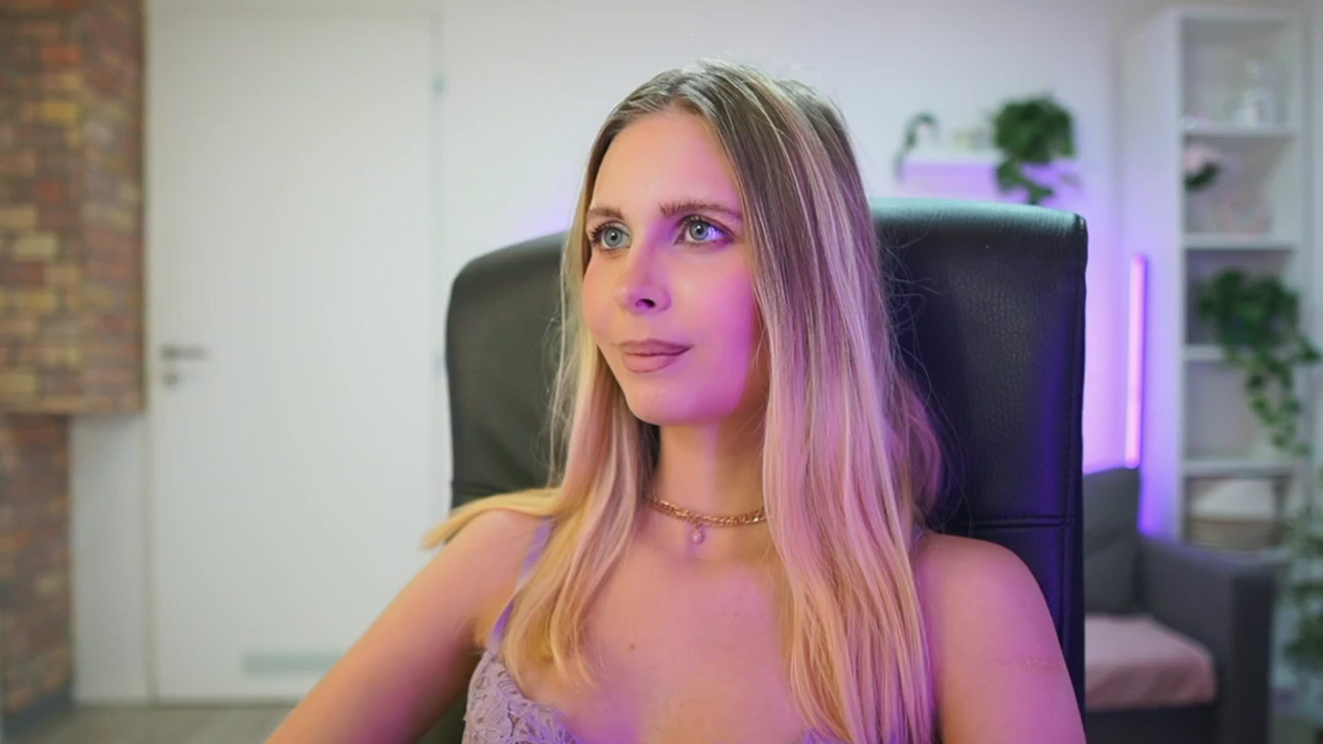 Gallery image thumbnail from Catecrago_'s myfreecams stream on, 02/04/2026, 18:51 image 13 of 20