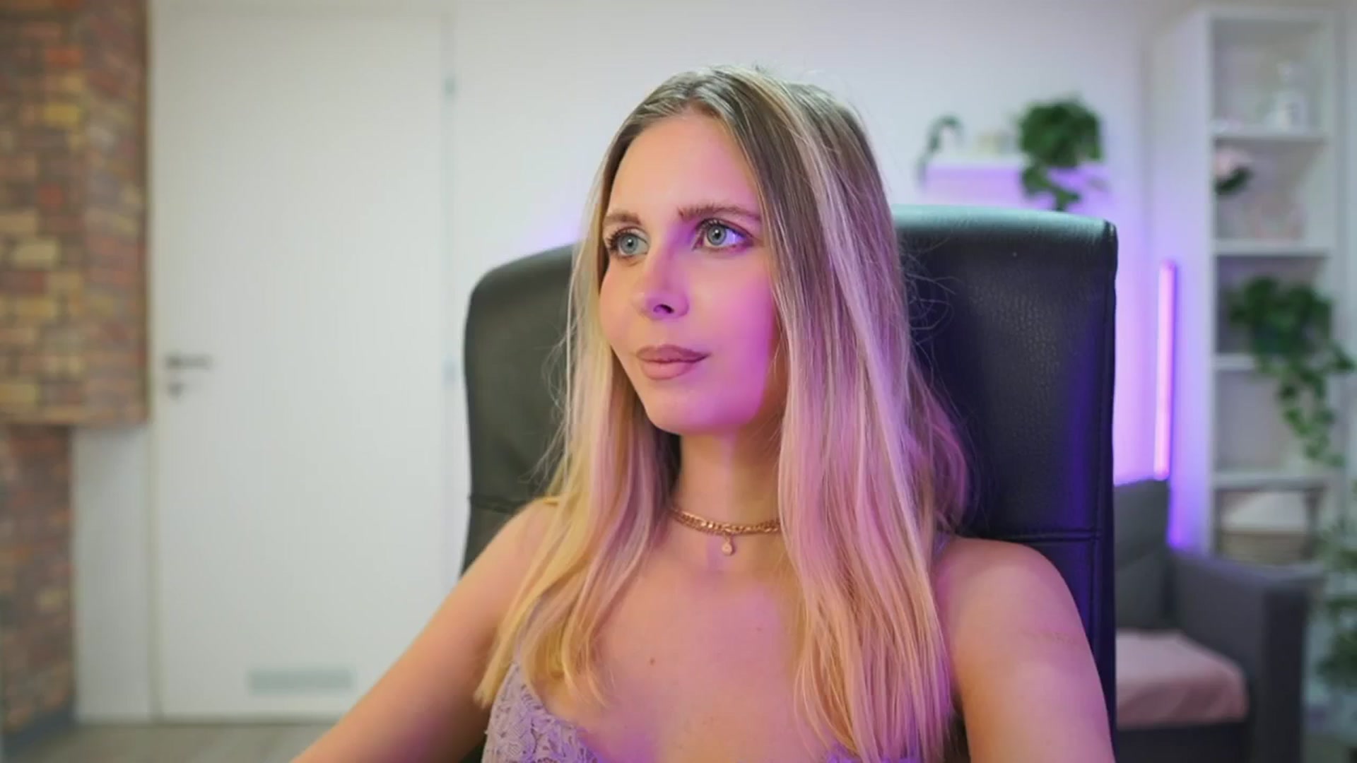 Gallery image thumbnail from Catecrago_'s myfreecams stream on, 02/04/2026, 18:51 image 14 of 20