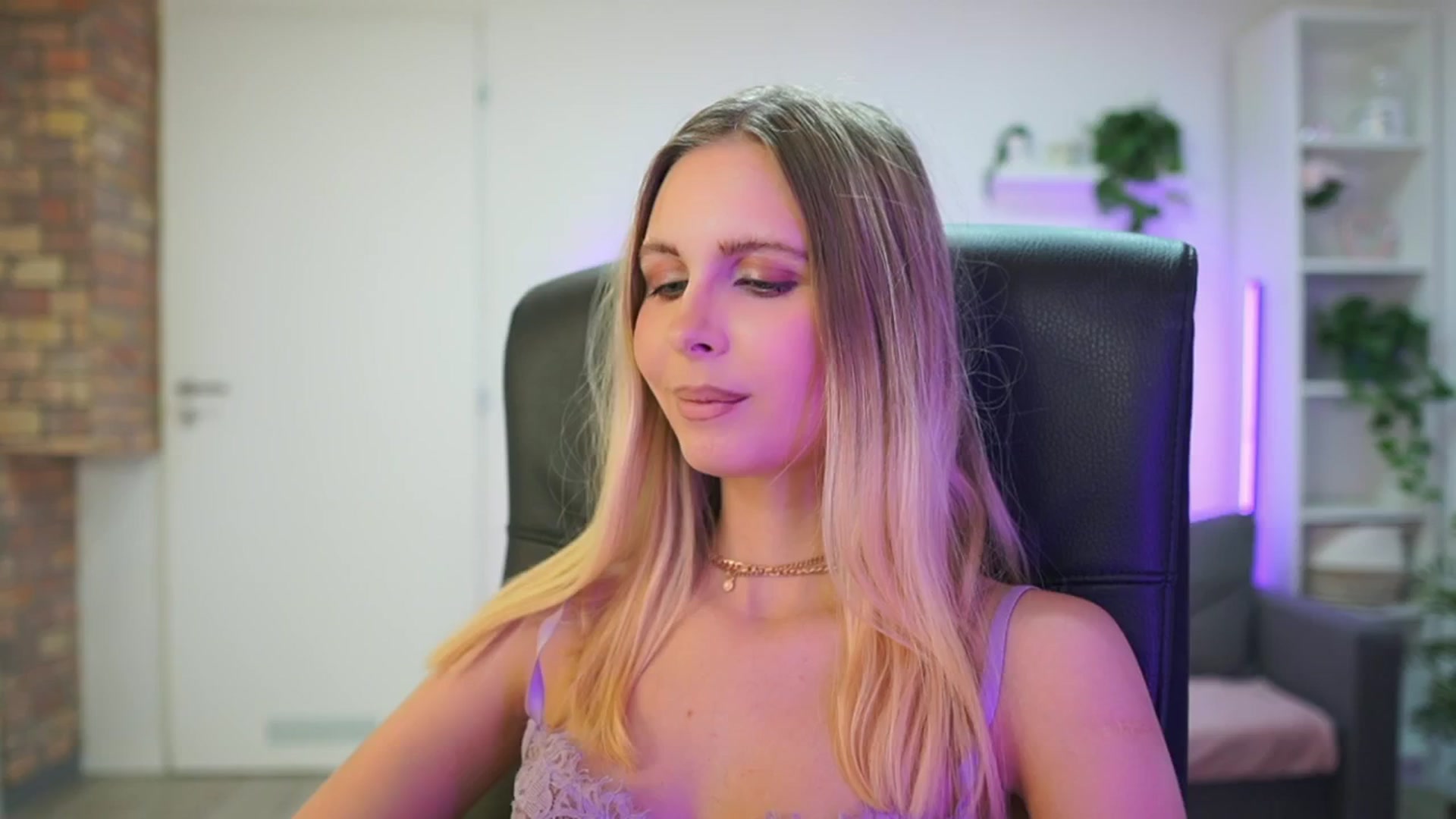 Gallery image thumbnail from Catecrago_'s myfreecams stream on, 02/04/2026, 18:51 image 11 of 20