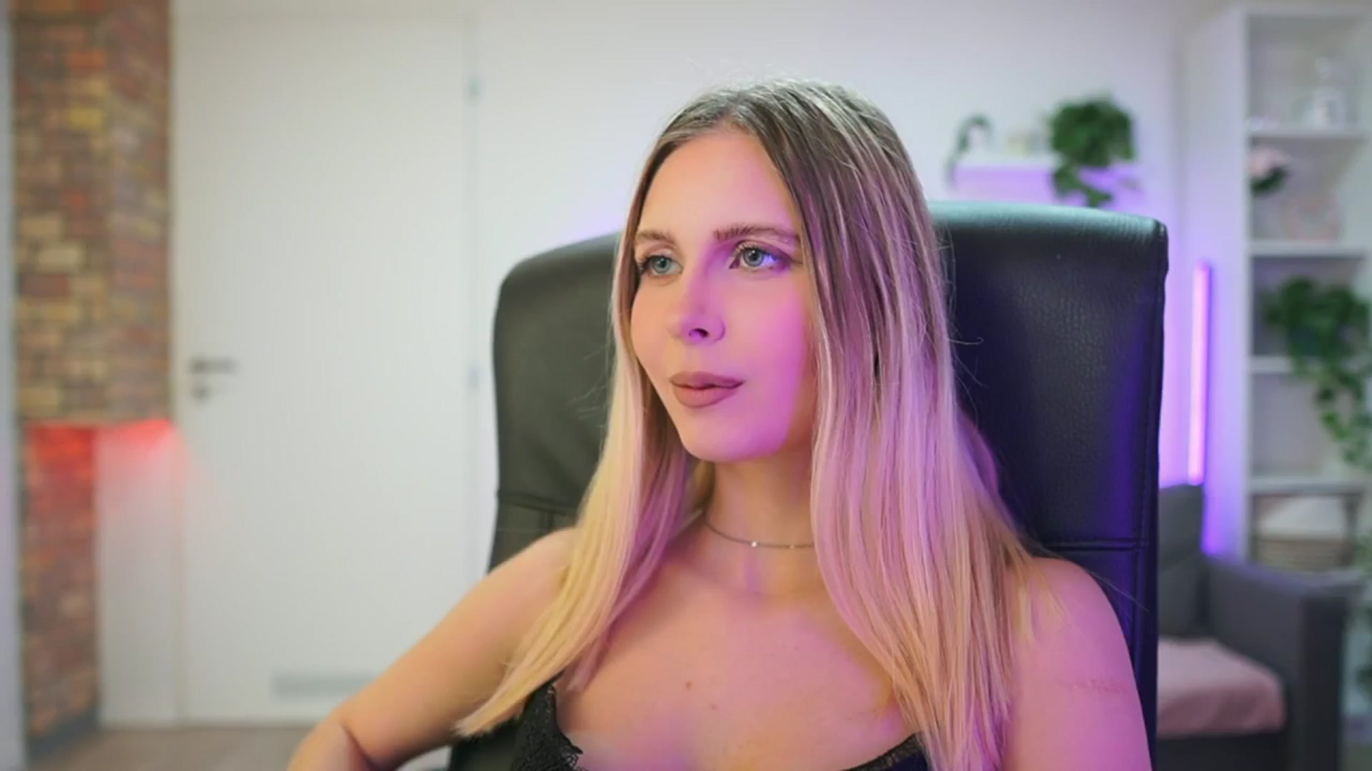 Gallery image thumbnail from Catecrago_'s myfreecams stream on, 02/05/2026, 14:58 image 14 of 20