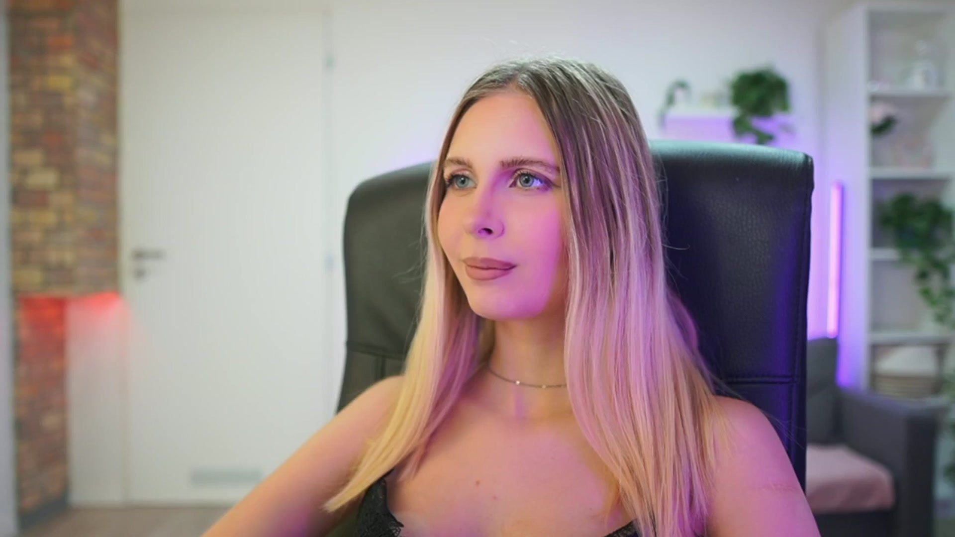 Gallery image thumbnail from Catecrago_'s myfreecams stream on, 02/05/2026, 14:58 image 15 of 20