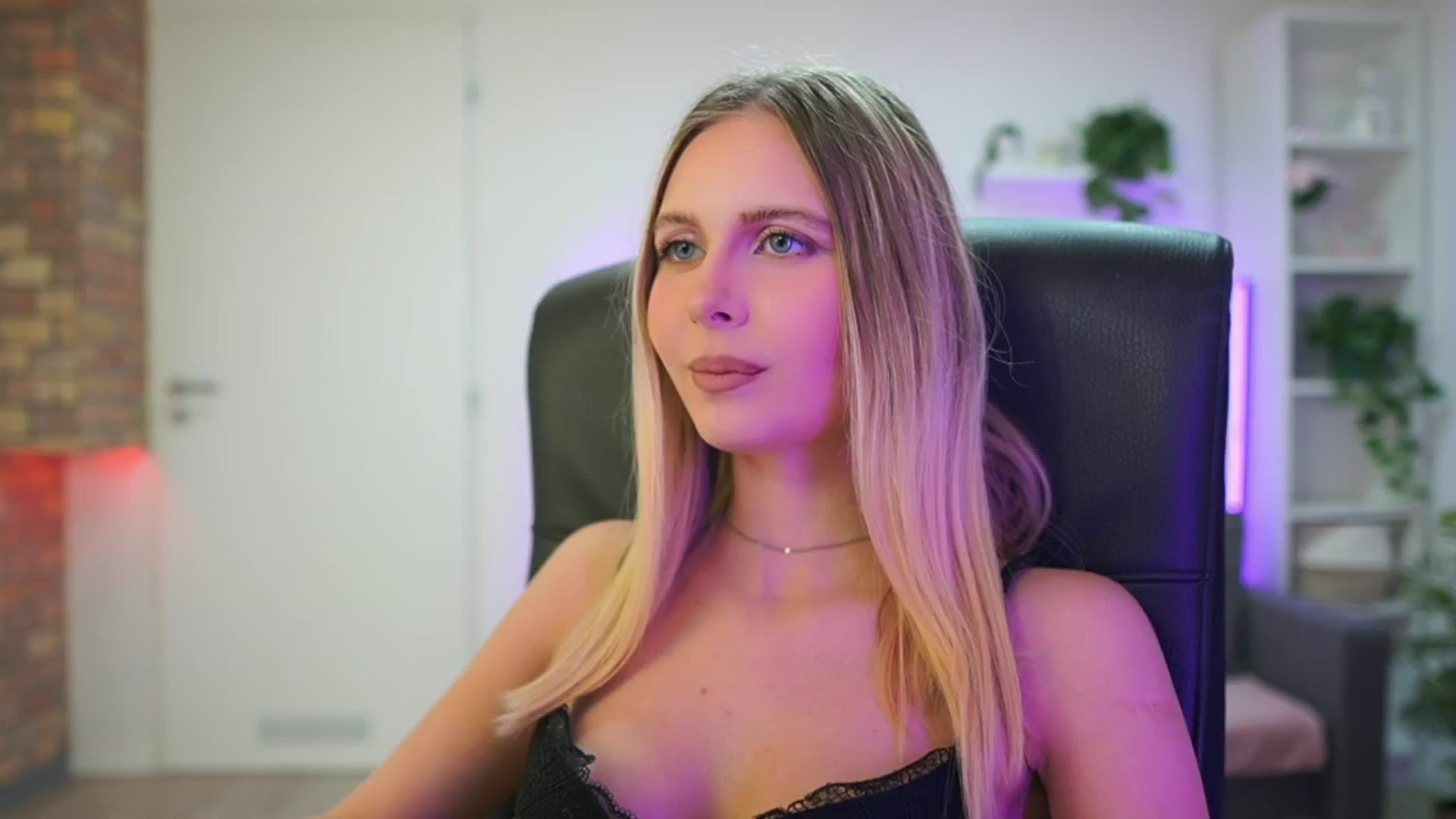 Gallery image thumbnail from Catecrago_'s myfreecams stream on, 02/05/2026, 14:58 image 10 of 20