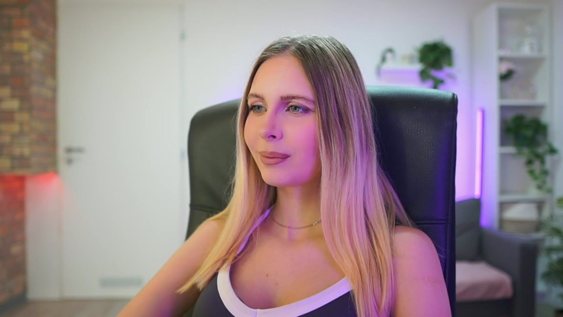 Gallery image thumbnail from Catecrago_'s myfreecams stream on, 02/05/2026, 14:58 image 3 of 20