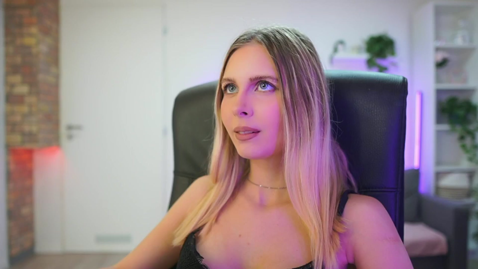 Gallery image thumbnail from Catecrago_'s myfreecams stream on, 02/05/2026, 14:58 image 13 of 20