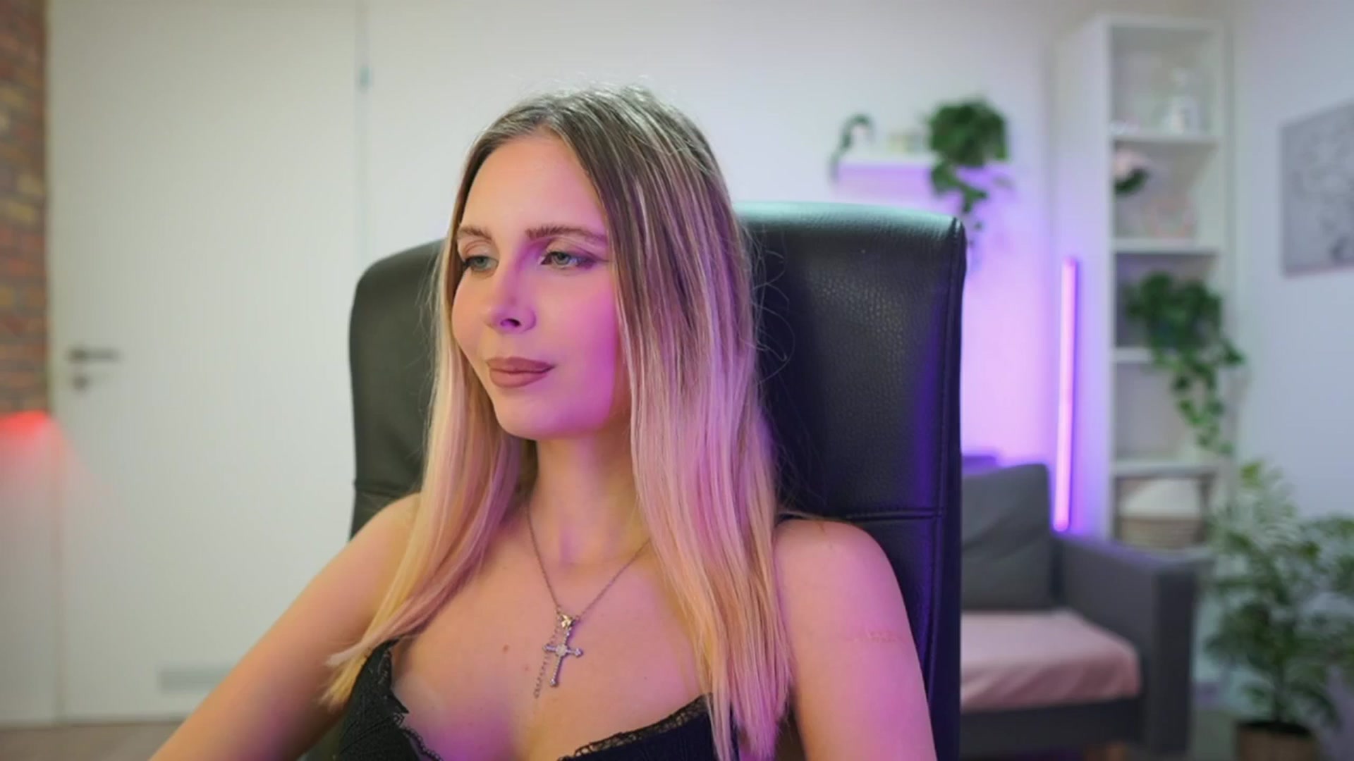 Gallery image thumbnail from Catecrago_'s myfreecams stream on, 02/05/2026, 15:47 image 16 of 20
