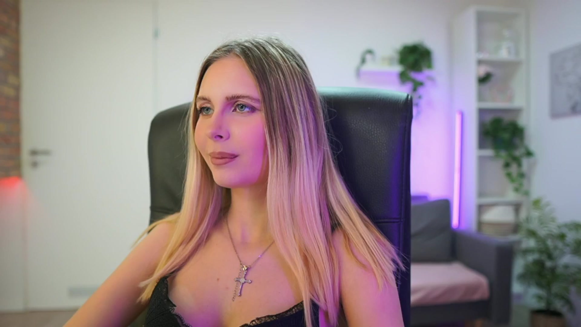 Gallery image thumbnail from Catecrago_'s myfreecams stream on, 02/05/2026, 15:47 image 14 of 20