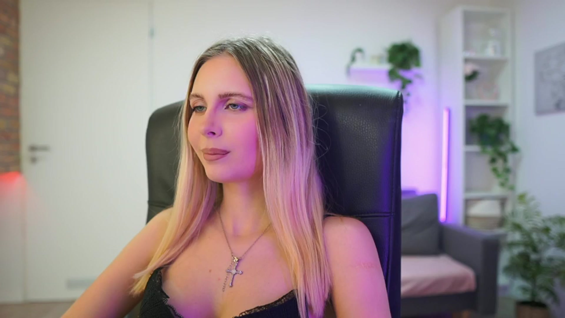 Gallery image thumbnail from Catecrago_'s myfreecams stream on, 02/05/2026, 15:47 image 15 of 20