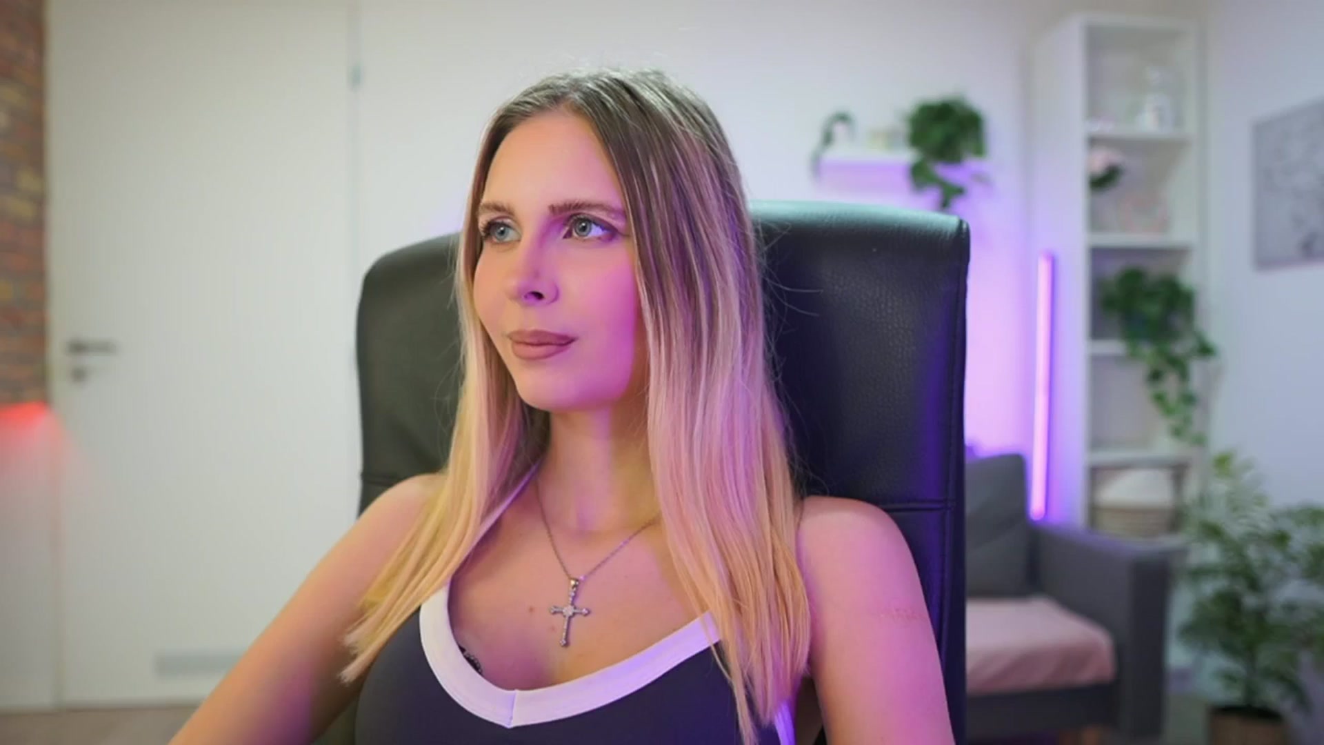 Gallery image thumbnail from Catecrago_'s myfreecams stream on, 02/05/2026, 15:47 image 3 of 20