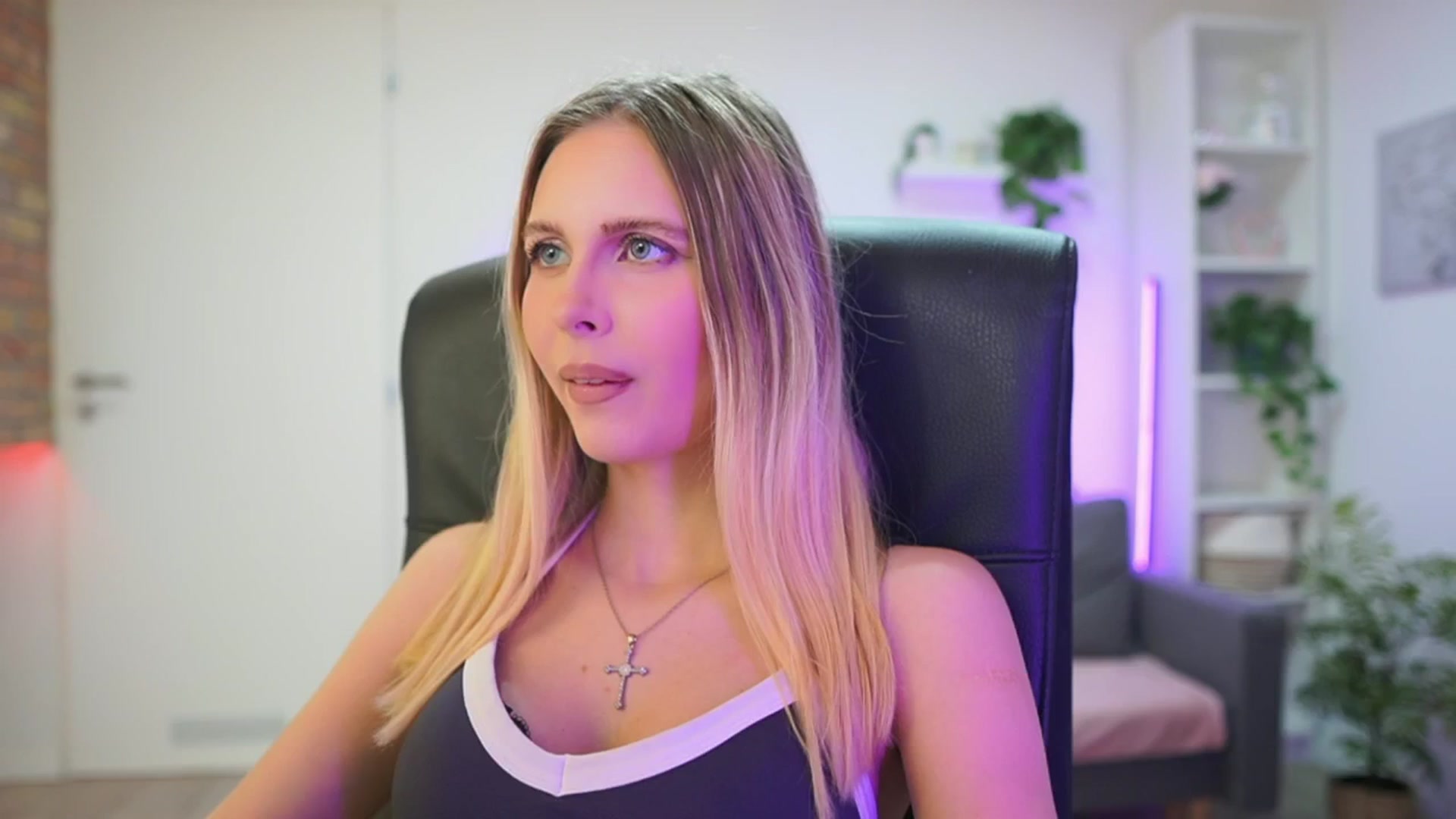 Gallery image thumbnail from Catecrago_'s myfreecams stream on, 02/05/2026, 15:47 image 1 of 20