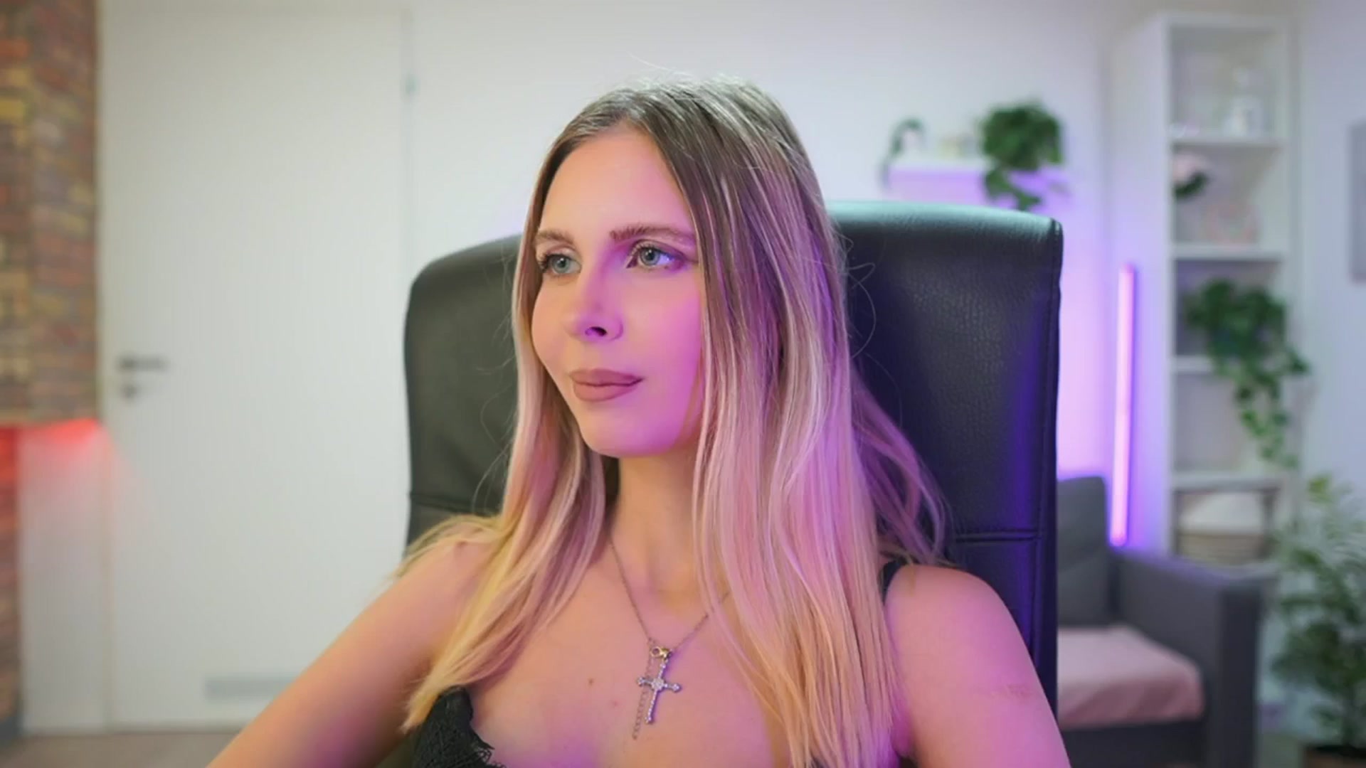 Gallery image thumbnail from Catecrago_'s myfreecams stream on, 02/05/2026, 18:17 image 4 of 20