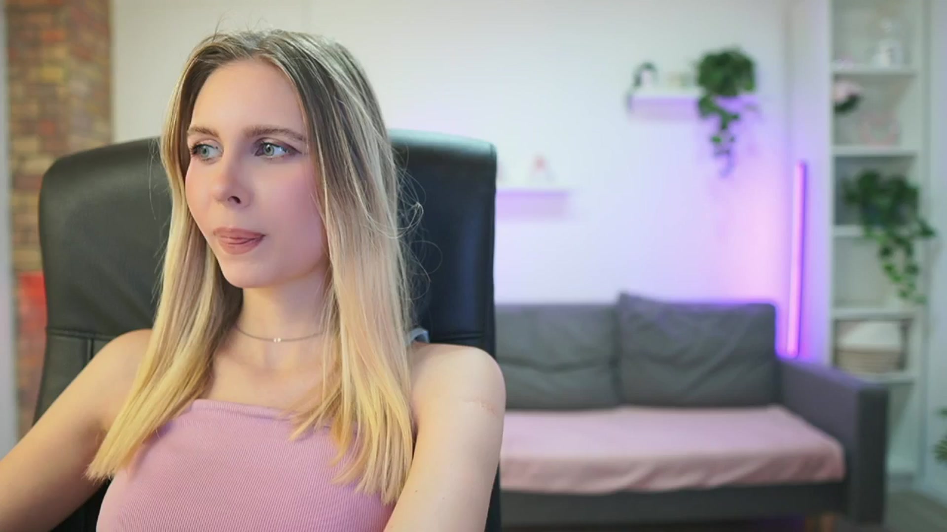Gallery image thumbnail from Catecrago_'s myfreecams stream on, 02/06/2026, 13:52 image 3 of 20