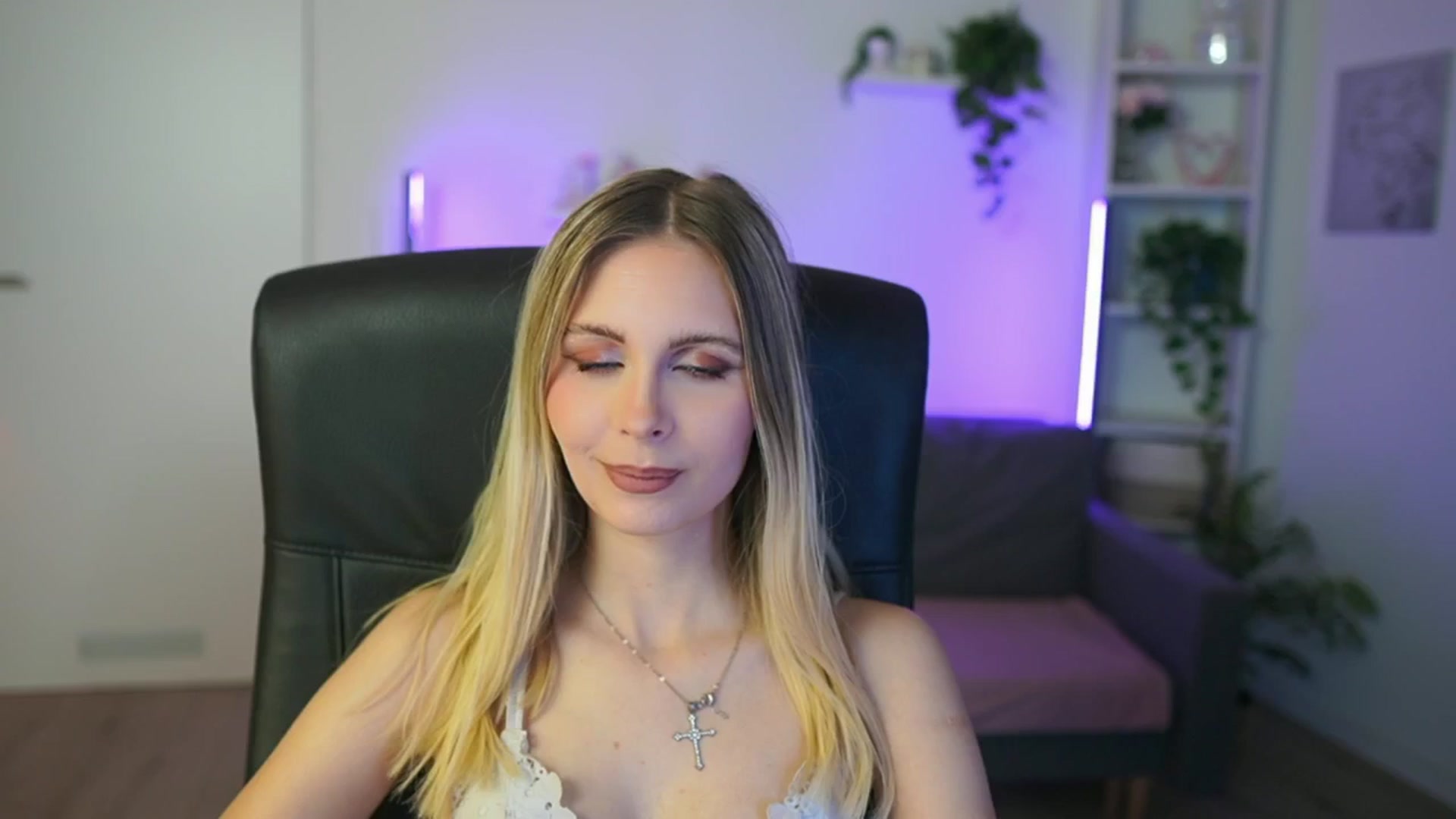 Gallery image thumbnail from Catecrago_'s myfreecams stream on, 02/09/2026, 14:37 image 16 of 20