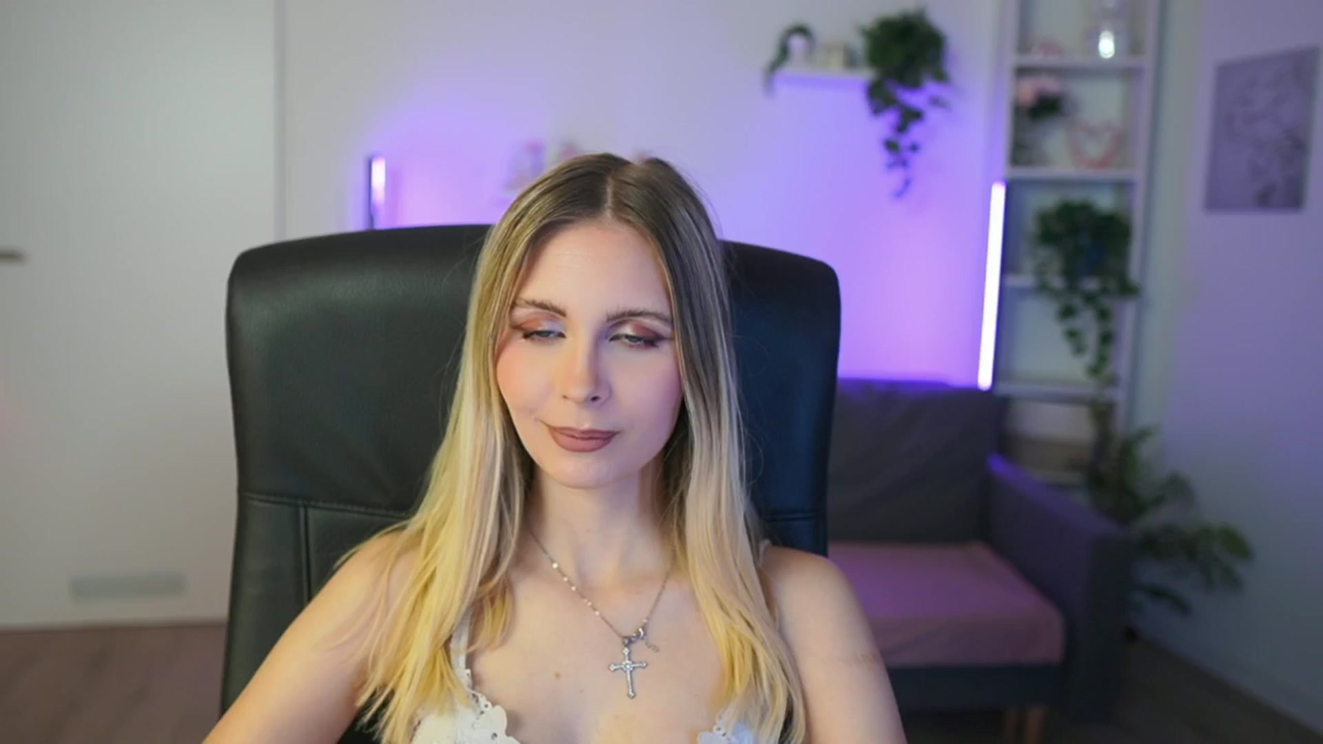 Gallery image thumbnail from Catecrago_'s myfreecams stream on, 02/09/2026, 14:37 image 17 of 20