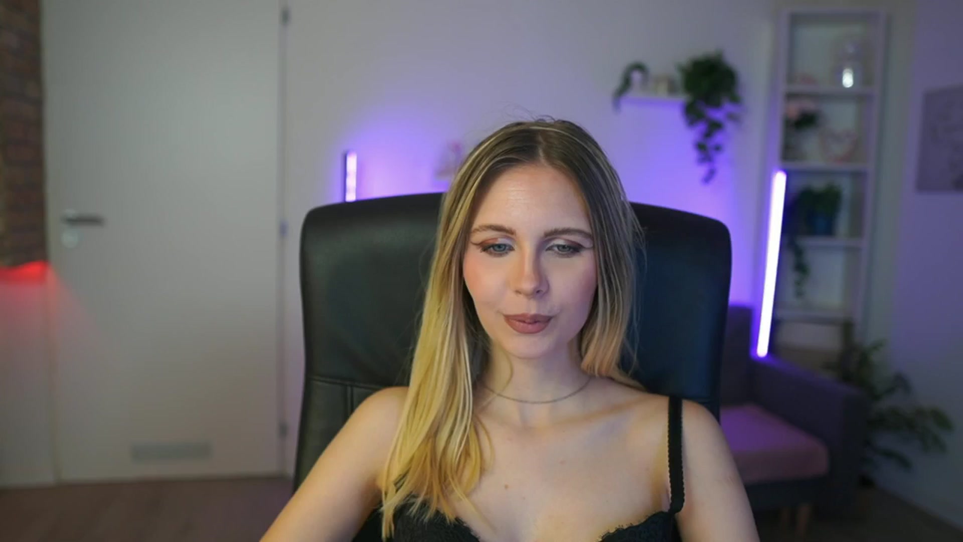 Gallery image thumbnail from Catecrago_'s myfreecams stream on, 02/10/2026, 13:21 image 5 of 20