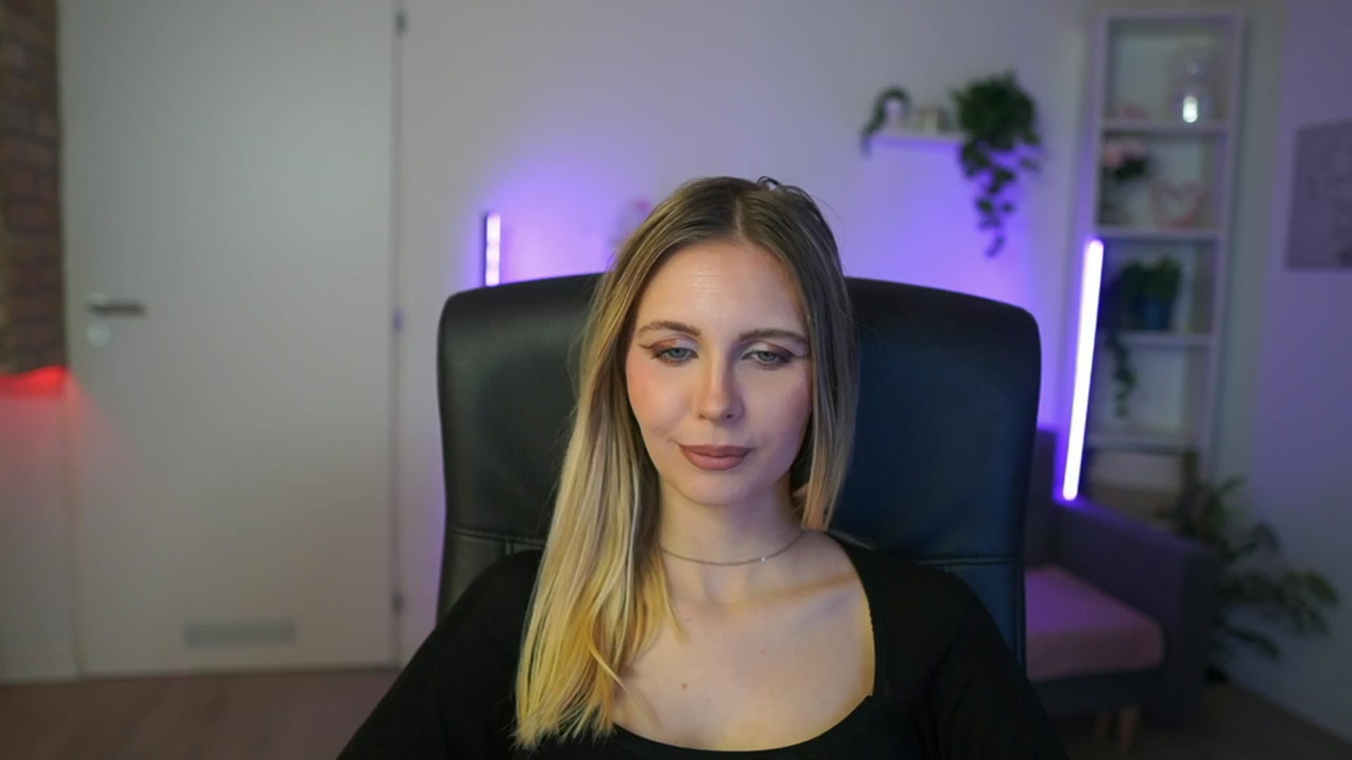 Gallery image thumbnail from Catecrago_'s myfreecams stream on, 02/10/2026, 13:21 image 3 of 20