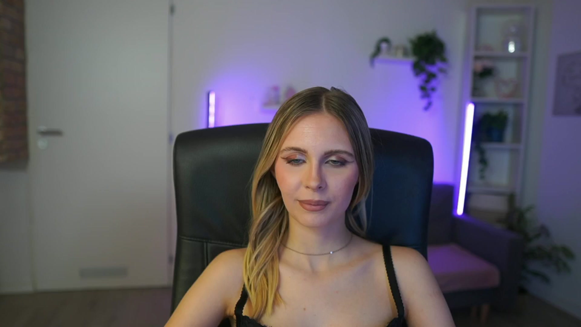 Gallery image thumbnail from Catecrago_'s myfreecams stream on, 02/10/2026, 13:44 image 11 of 20