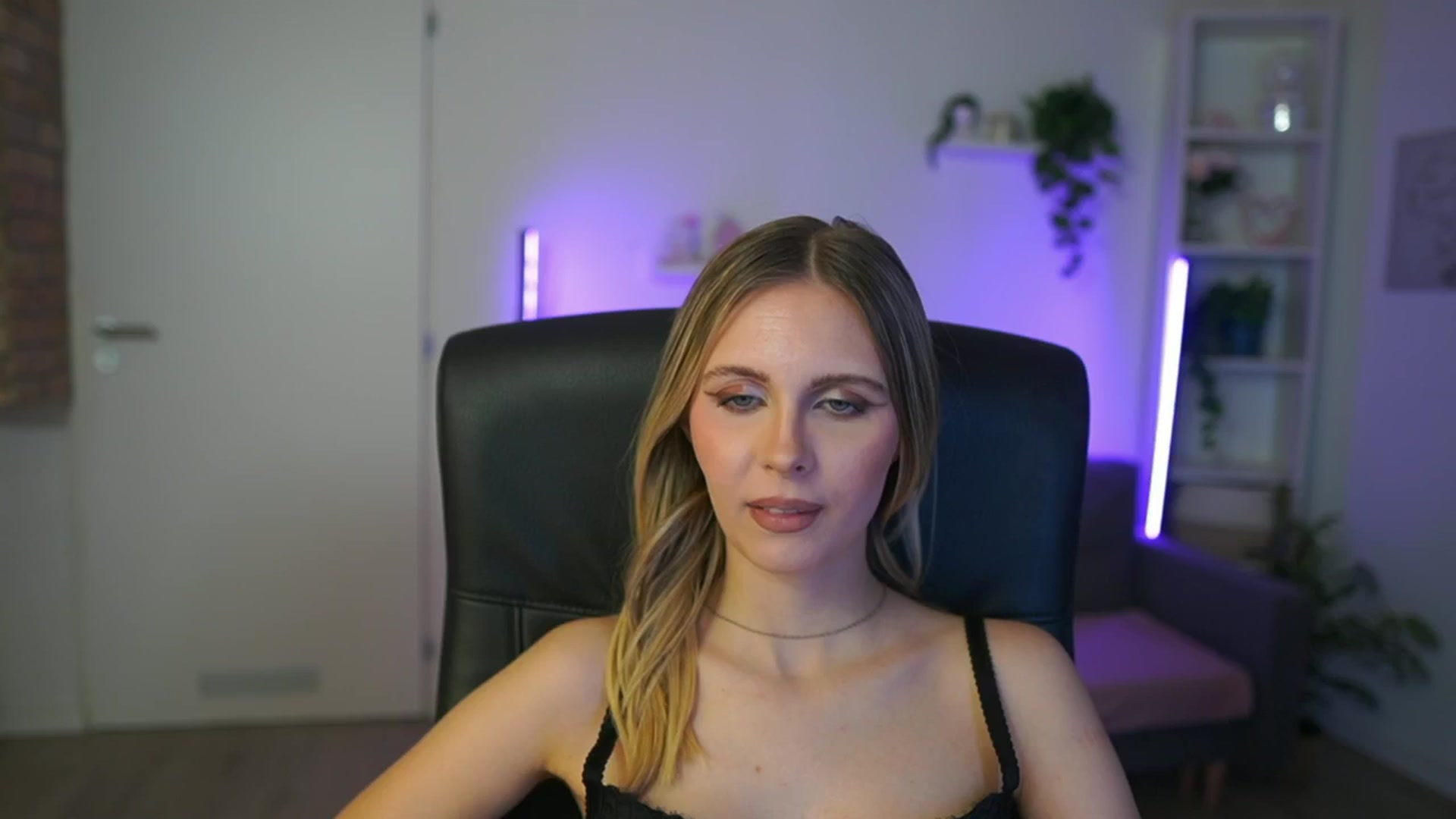 Gallery image thumbnail from Catecrago_'s myfreecams stream on, 02/10/2026, 13:44 image 13 of 20