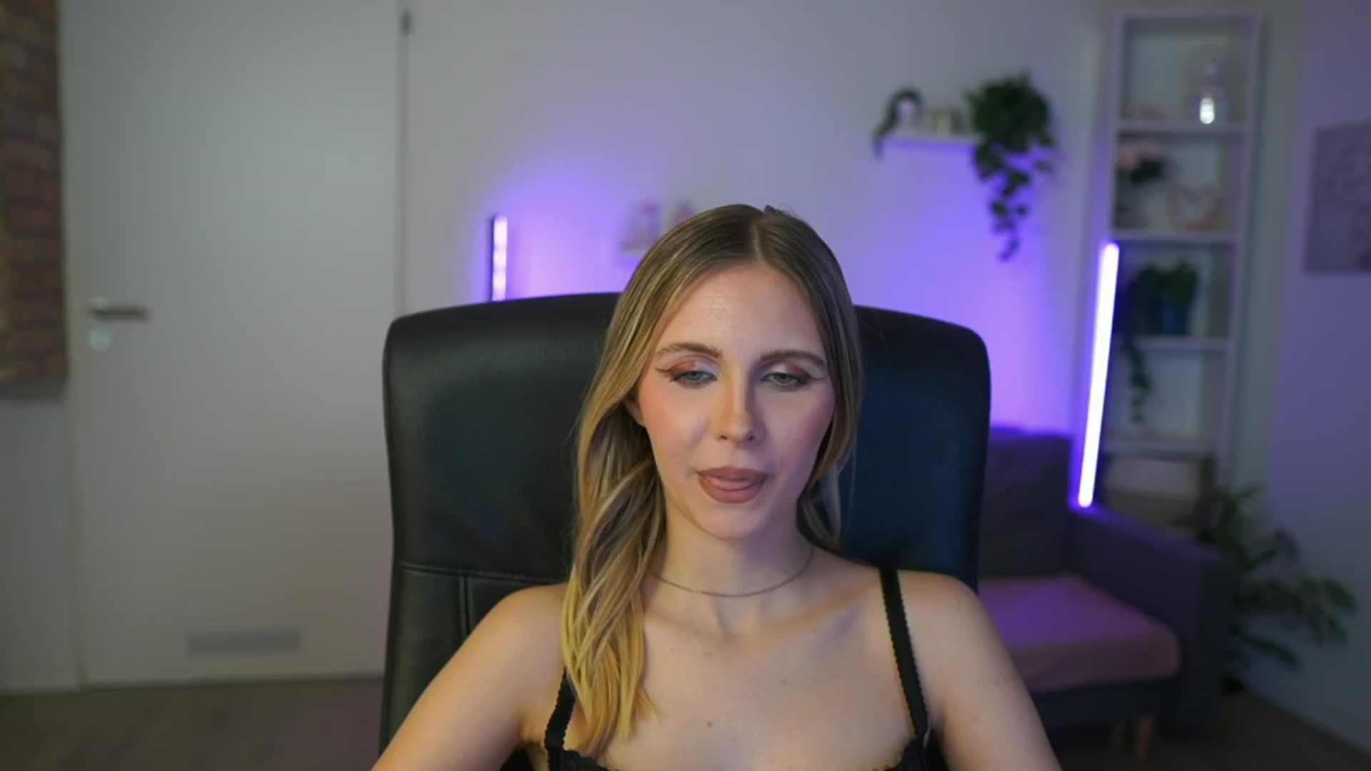 Gallery image thumbnail from Catecrago_'s myfreecams stream on, 02/10/2026, 13:44 image 9 of 20