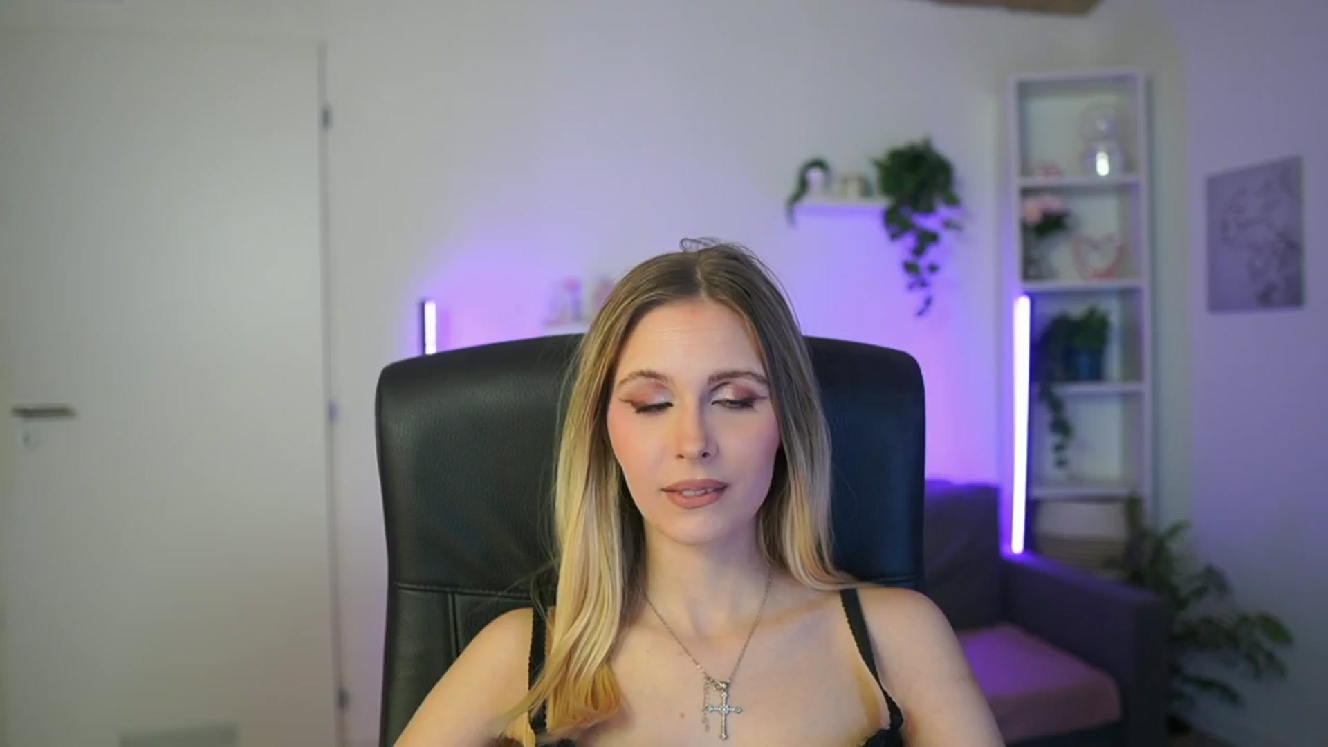 Gallery image thumbnail from Catecrago_'s myfreecams stream on, 02/11/2026, 17:22 image 8 of 20