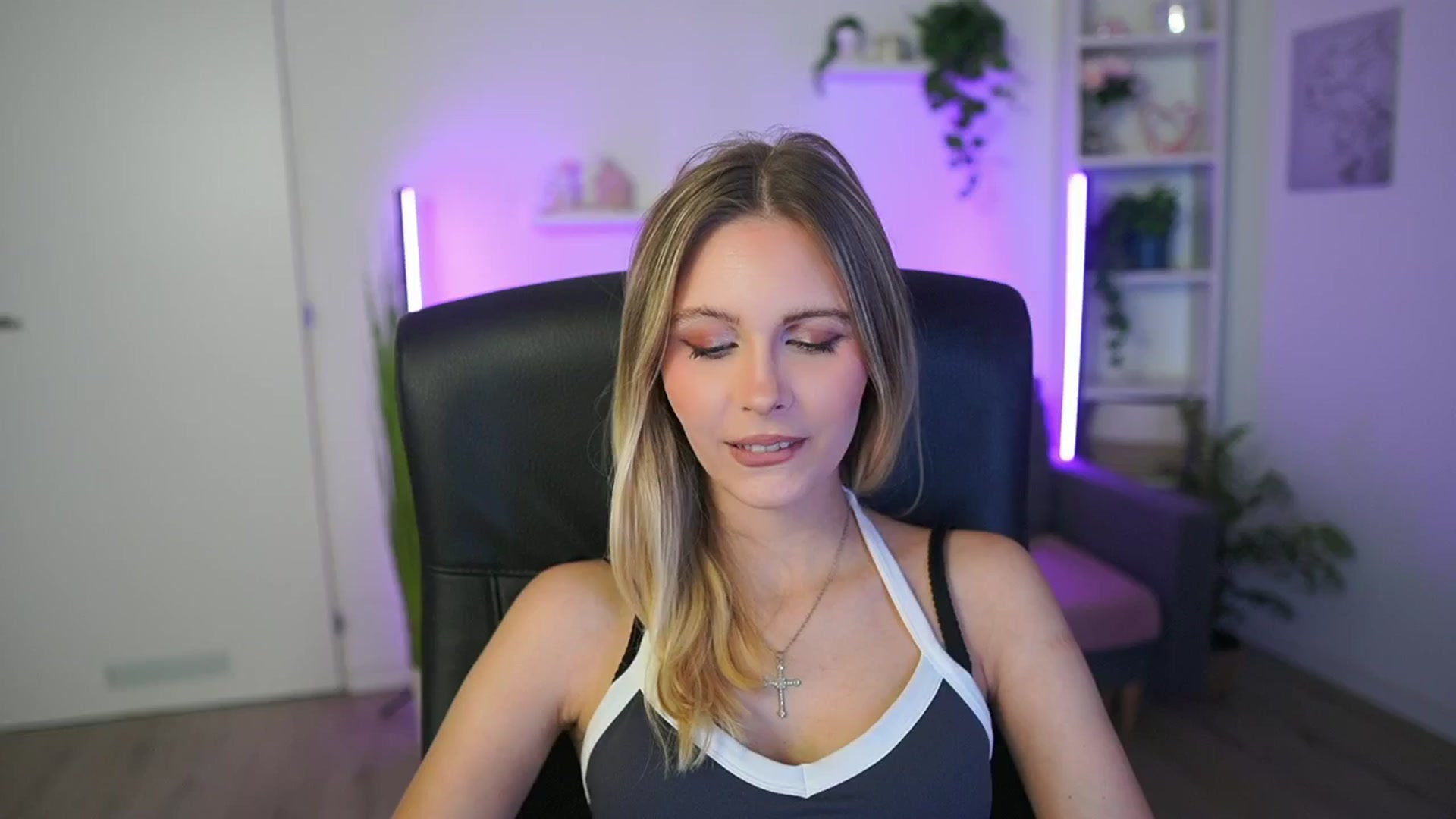 Gallery image thumbnail from Catecrago_'s myfreecams stream on, 02/15/2026, 14:50 image 11 of 20