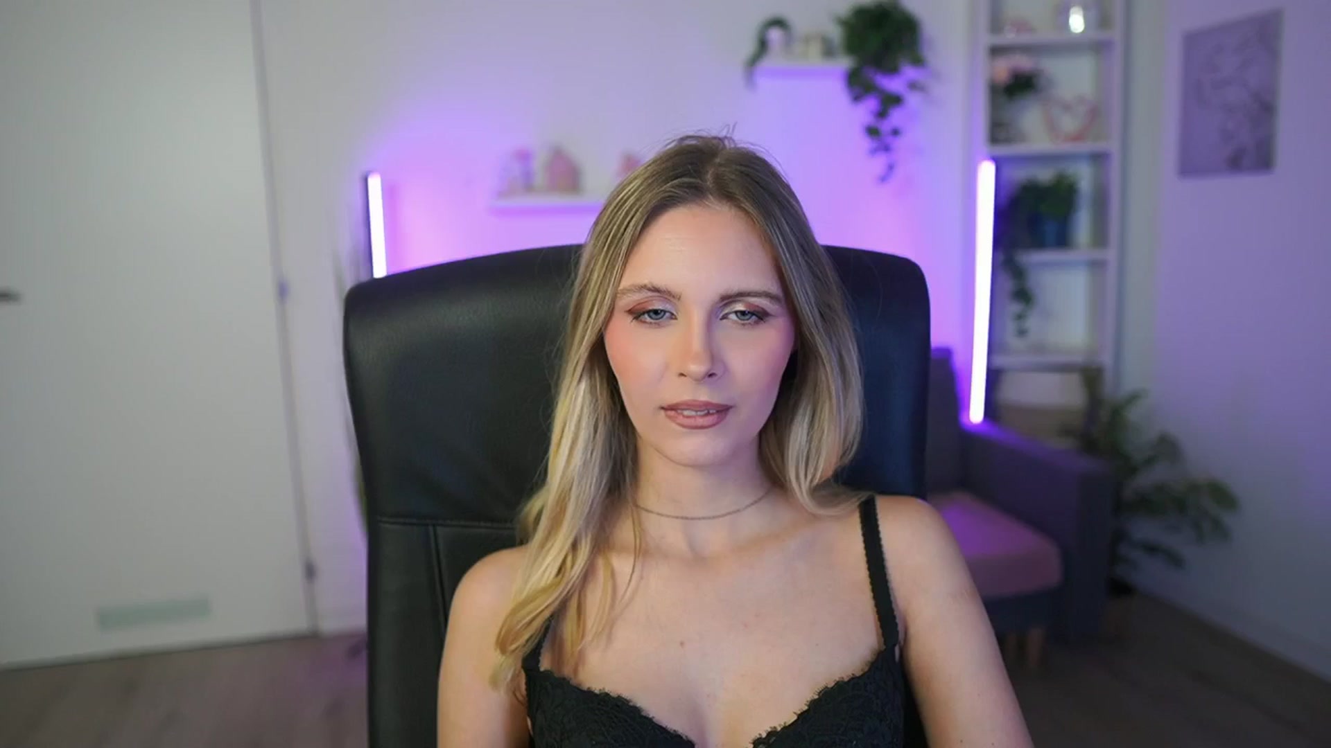 Gallery image thumbnail from Catecrago_'s myfreecams stream on, 02/15/2026, 17:22 image 11 of 20