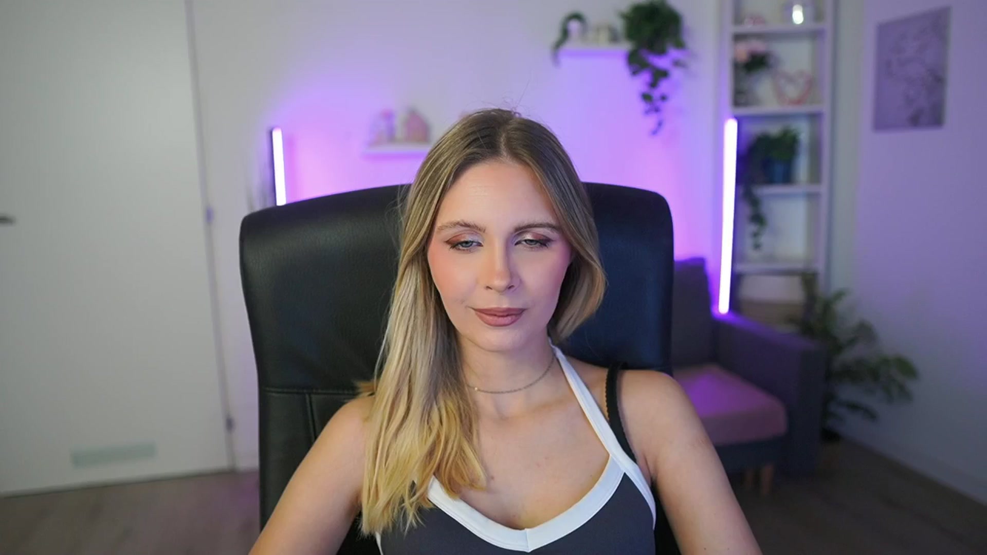 Gallery image thumbnail from Catecrago_'s myfreecams stream on, 02/15/2026, 17:22 image 5 of 20