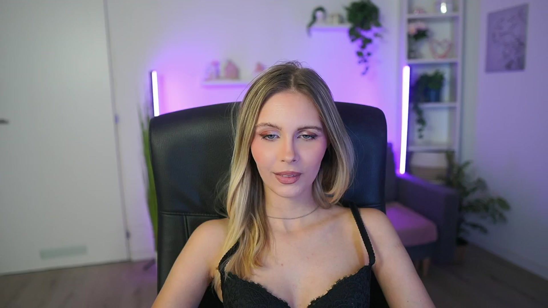 Gallery image thumbnail from Catecrago_'s myfreecams stream on, 02/15/2026, 17:22 image 18 of 20