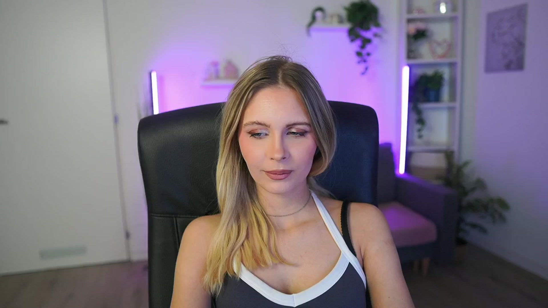Gallery image thumbnail from Catecrago_'s myfreecams stream on, 02/15/2026, 17:22 image 3 of 20