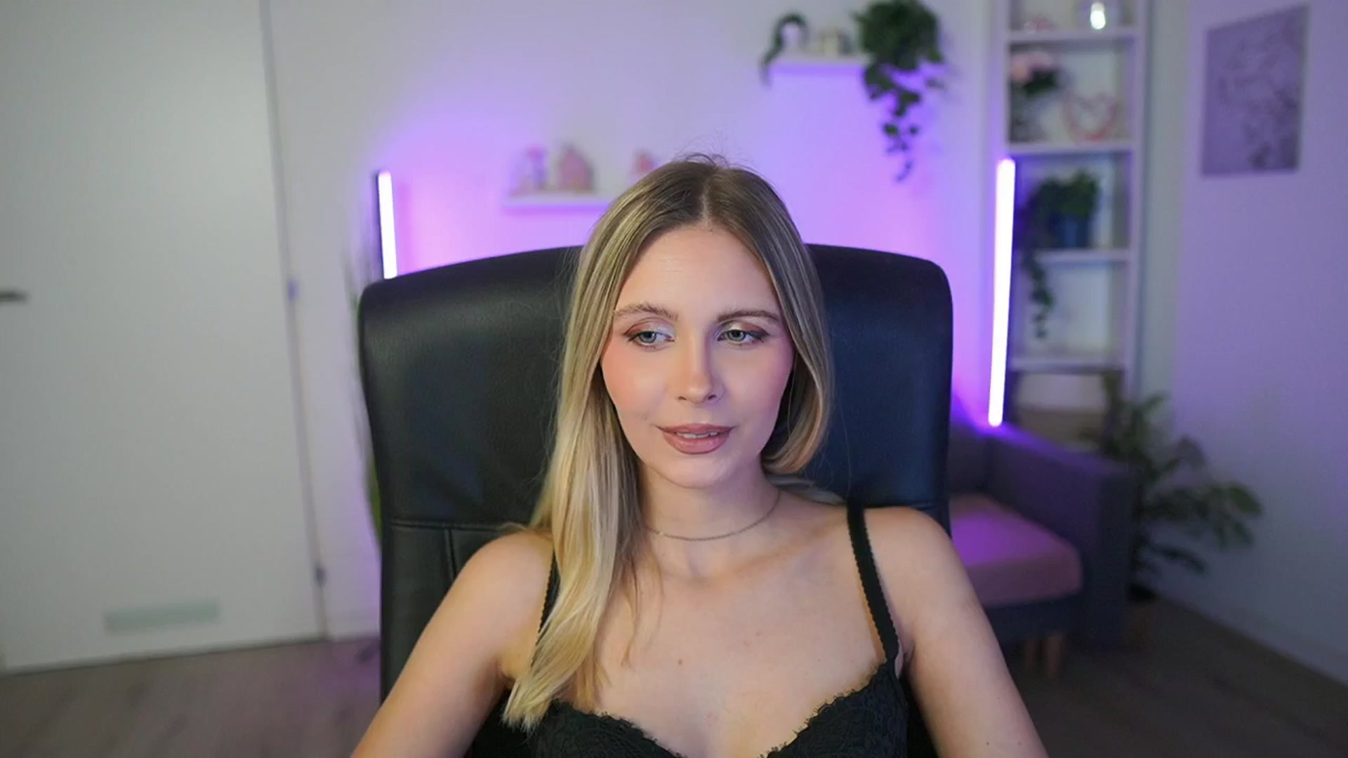 Gallery image thumbnail from Catecrago_'s myfreecams stream on, 02/15/2026, 18:49 image 14 of 20