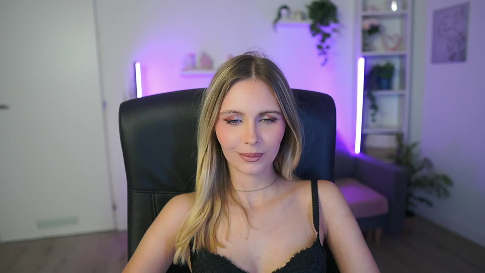 Gallery image thumbnail from Catecrago_'s myfreecams stream on, 02/15/2026, 18:49 image 4 of 20