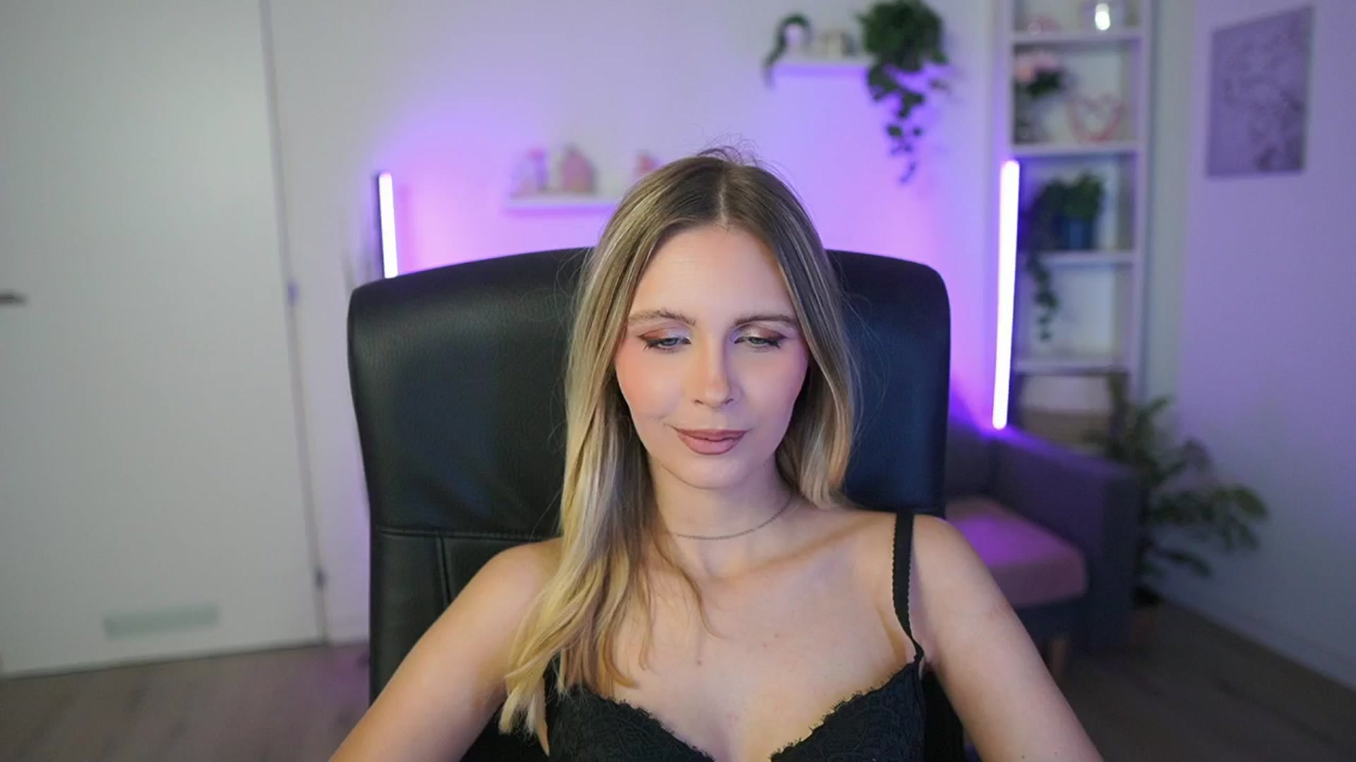 Gallery image thumbnail from Catecrago_'s myfreecams stream on, 02/15/2026, 18:49 image 5 of 20
