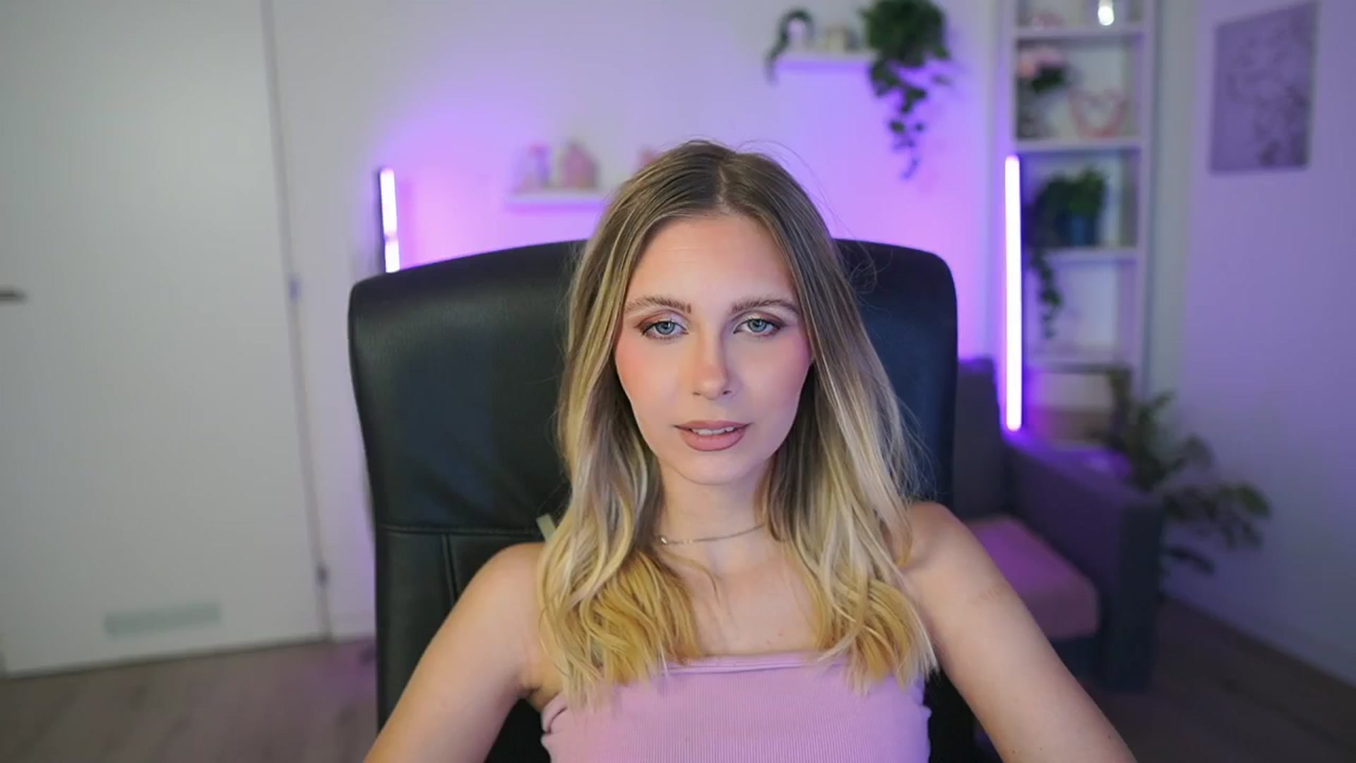 Gallery image thumbnail from Catecrago_'s myfreecams stream on, 02/17/2026, 14:56 image 6 of 20